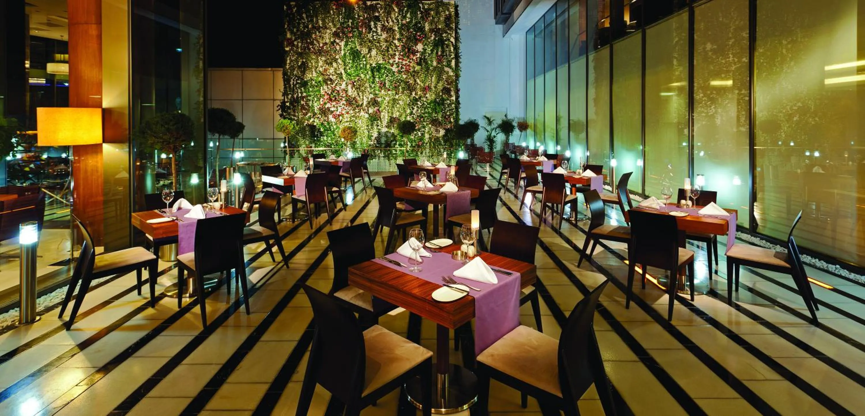 Restaurant/places to eat in Crowne Plaza Istanbul Harbiye by IHG