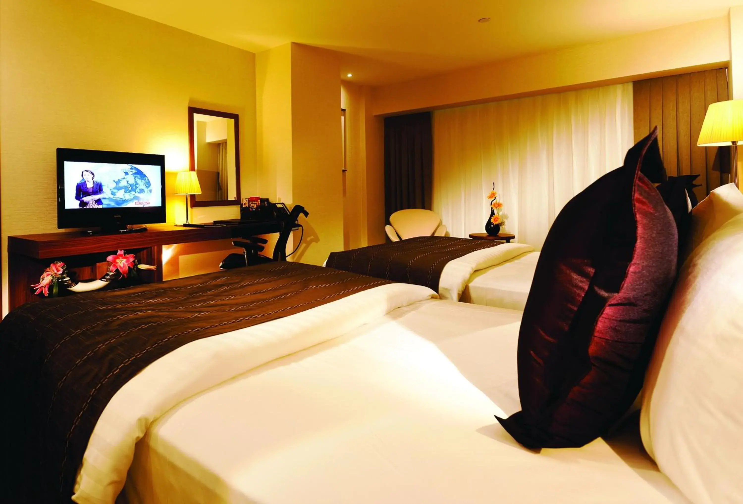 Bedroom, Bed in Crowne Plaza Istanbul Harbiye by IHG Bedroom, Bed in Crowne Plaza Istanbul Harbiye by IHG