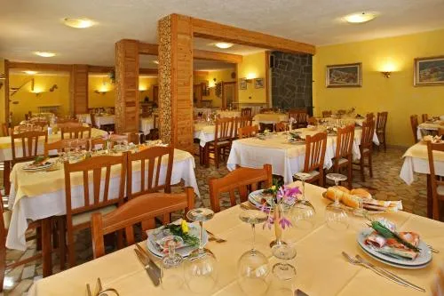 Hotel Holiday Debili