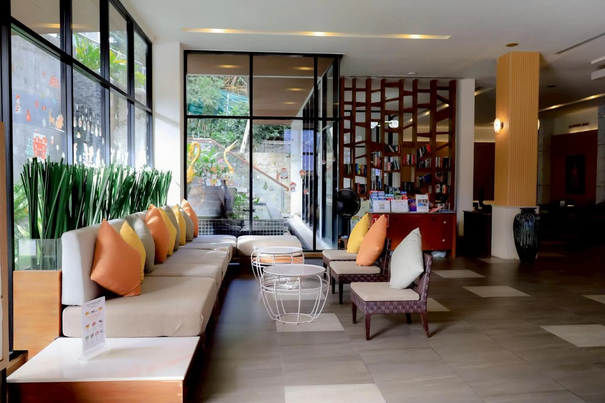 Lobby or reception in Peach Blossom Resort & Pool Villa - SHA Plus