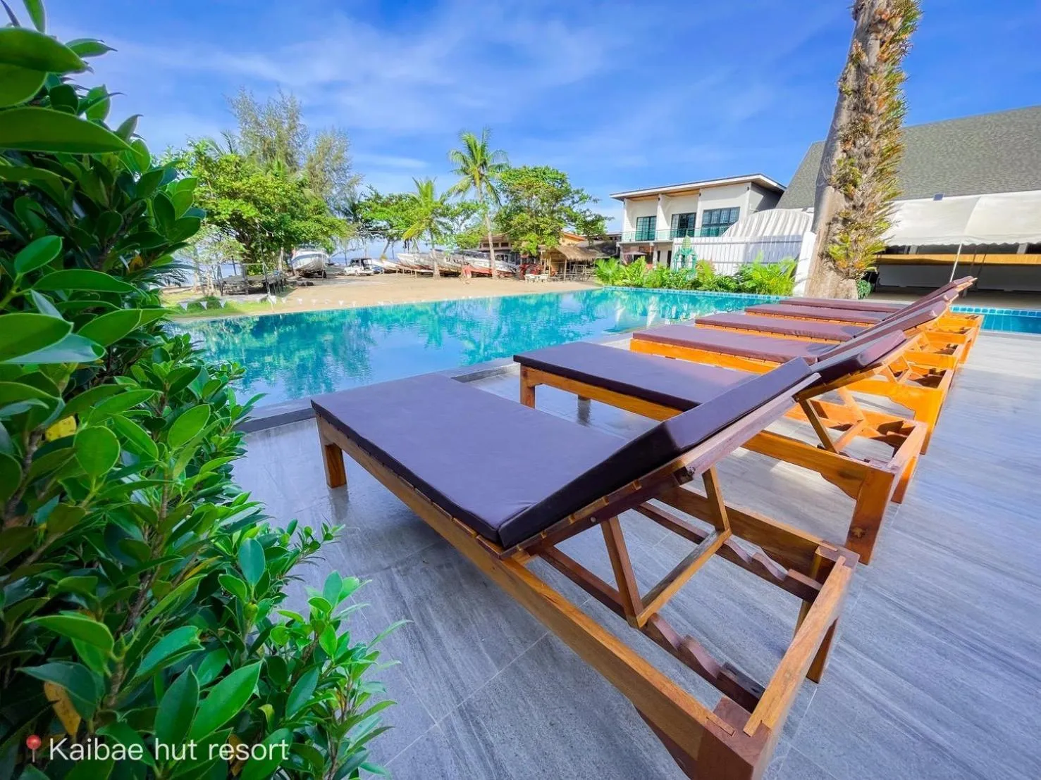 Swimming pool in Kaibae Hut Resort