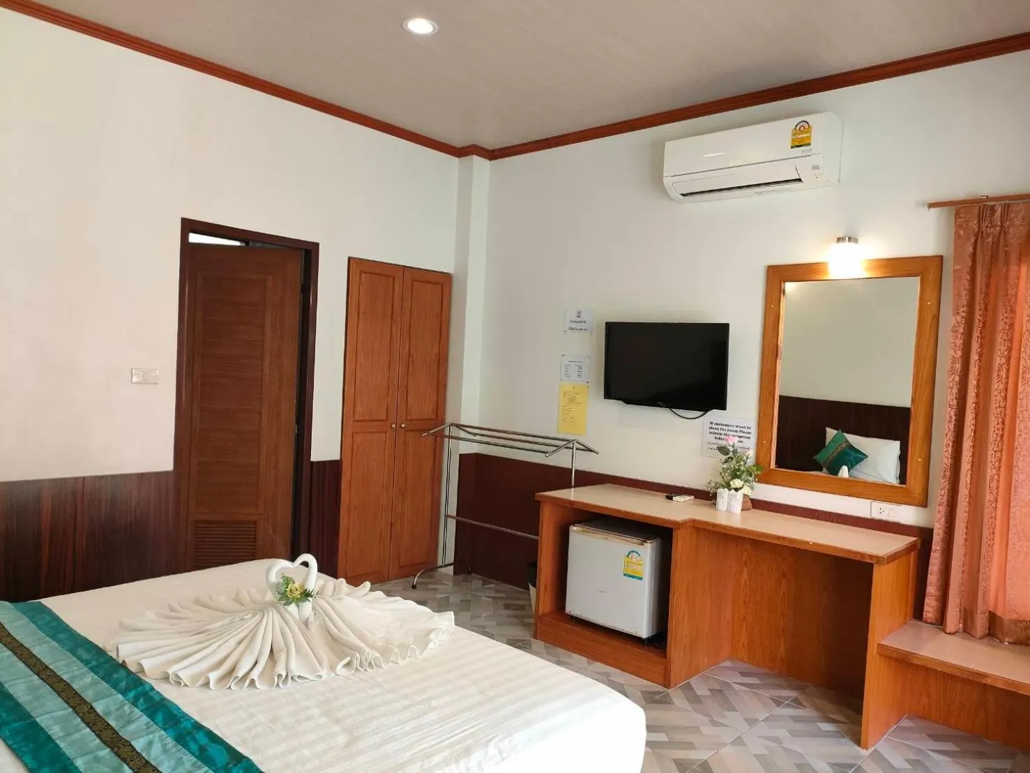 TV and multimedia, Bed in Kaibae Hut Resort