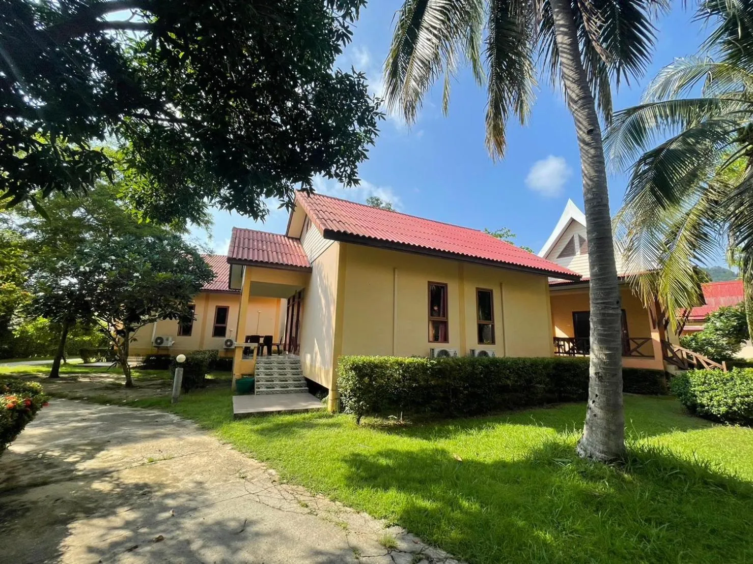 Garden in Kaibae Hut Resort