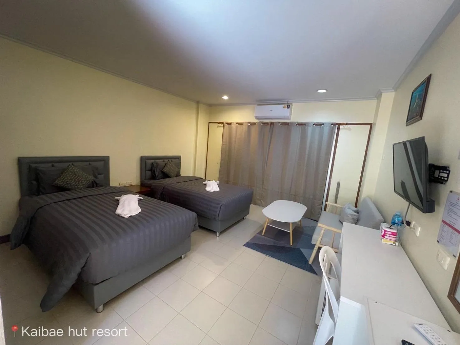 Photo of the whole room, Bed in Kaibae Hut Resort