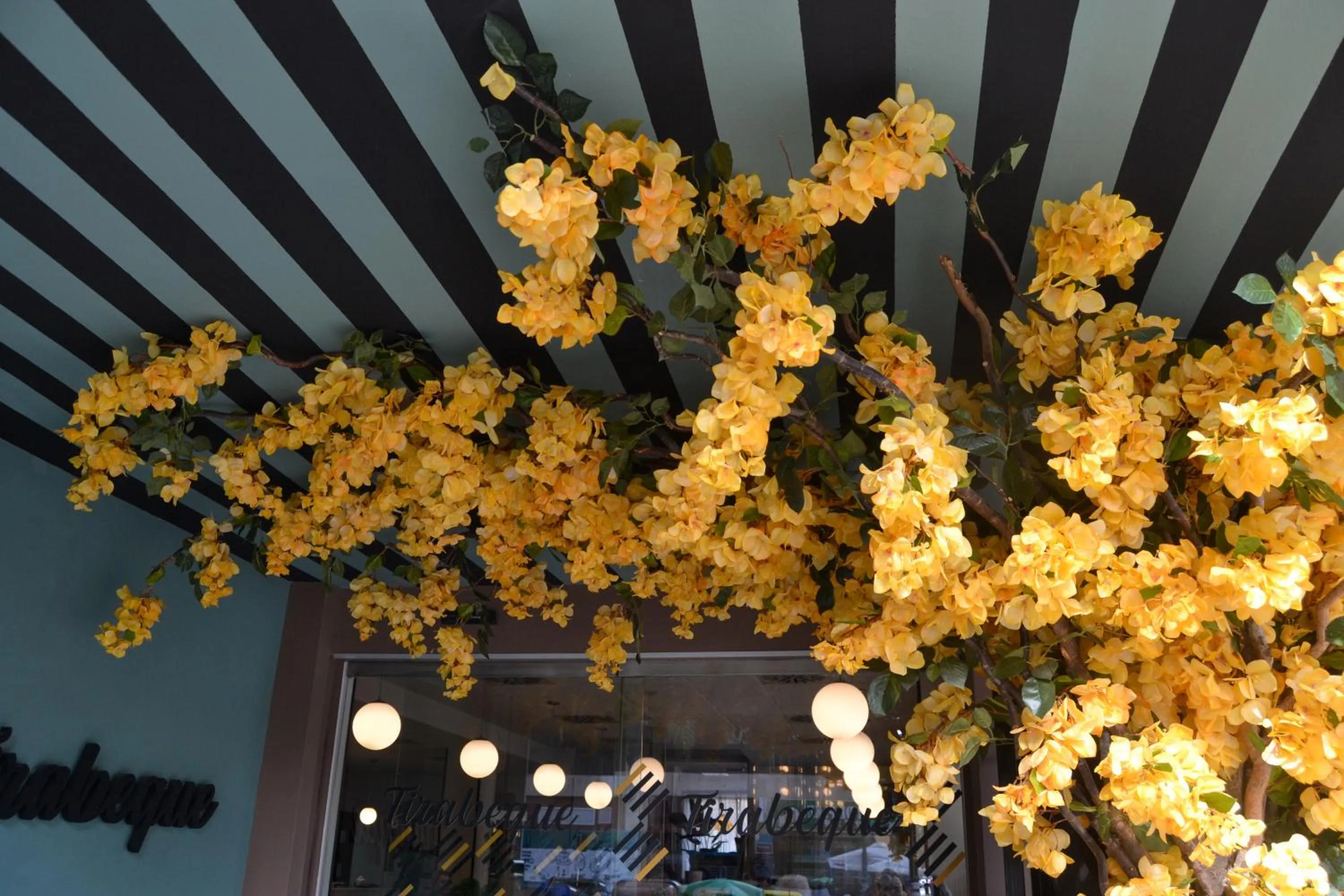 Restaurant/places to eat in Sweet Hotel Renasa