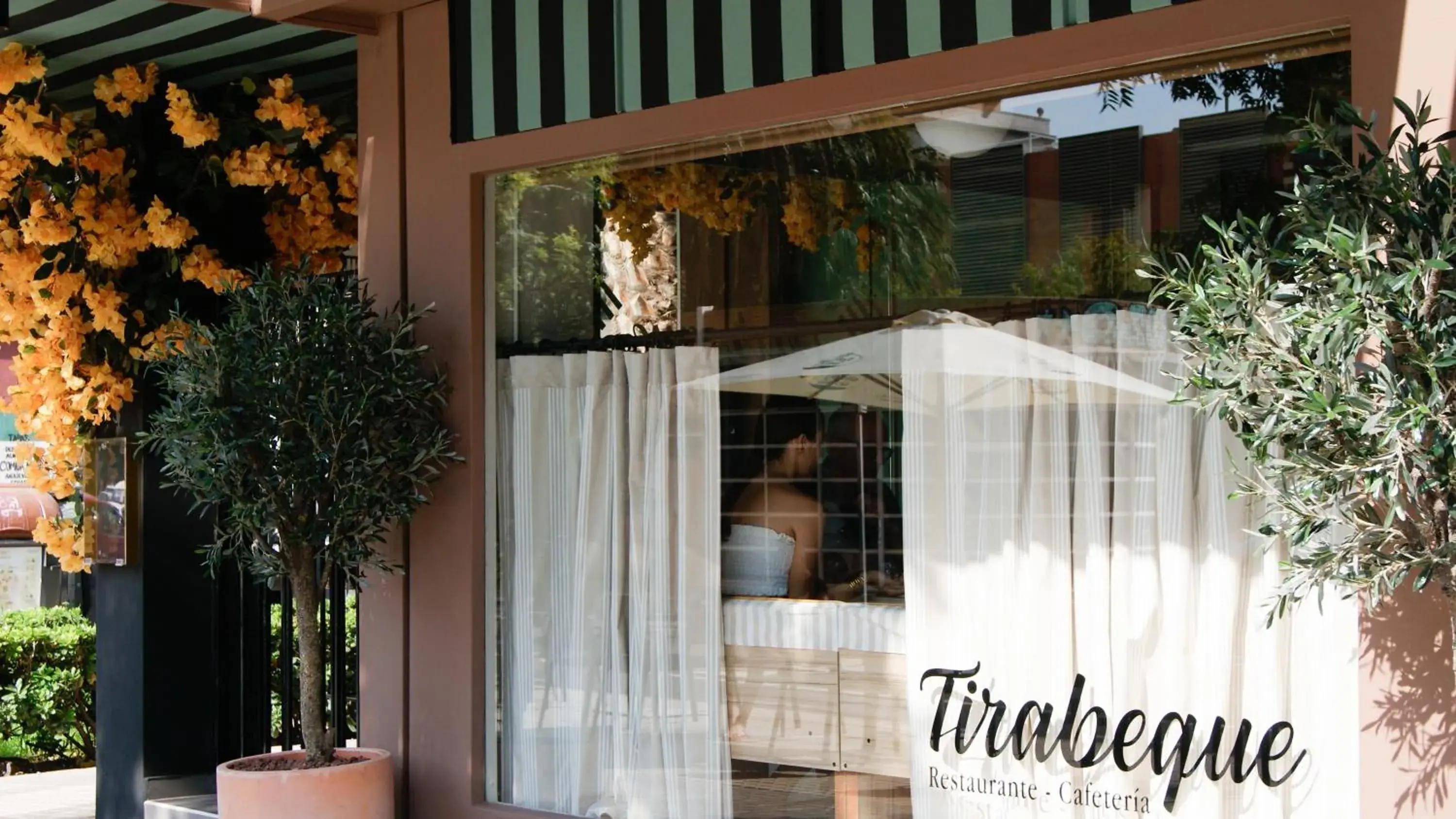 Restaurant/places to eat in Sweet Hotel Renasa Restaurant/places to eat in Sweet Hotel Renasa