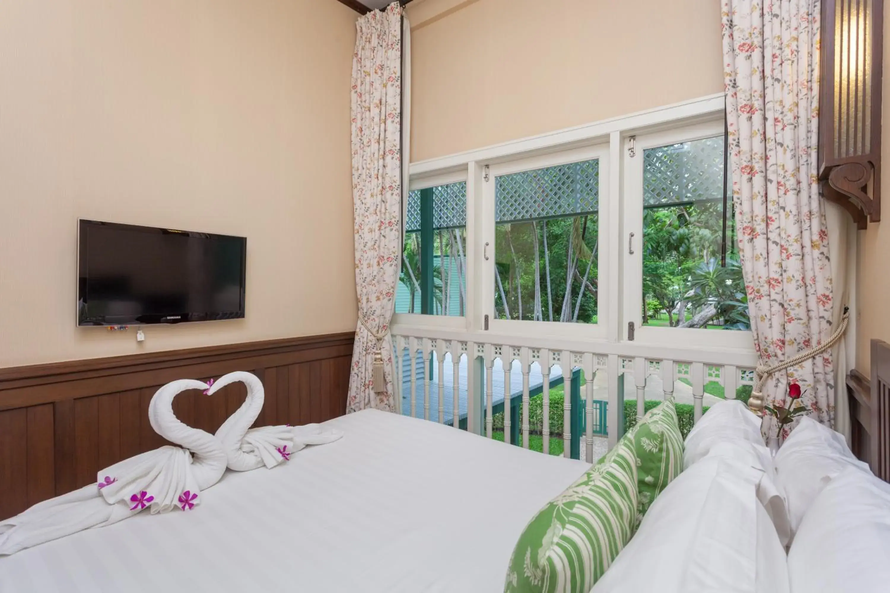 Bed in Raya Resort Beach front - The Most Green Resort in Cha-am Bed in Raya Resort Beach front - The Most Green Resort in Cha-am