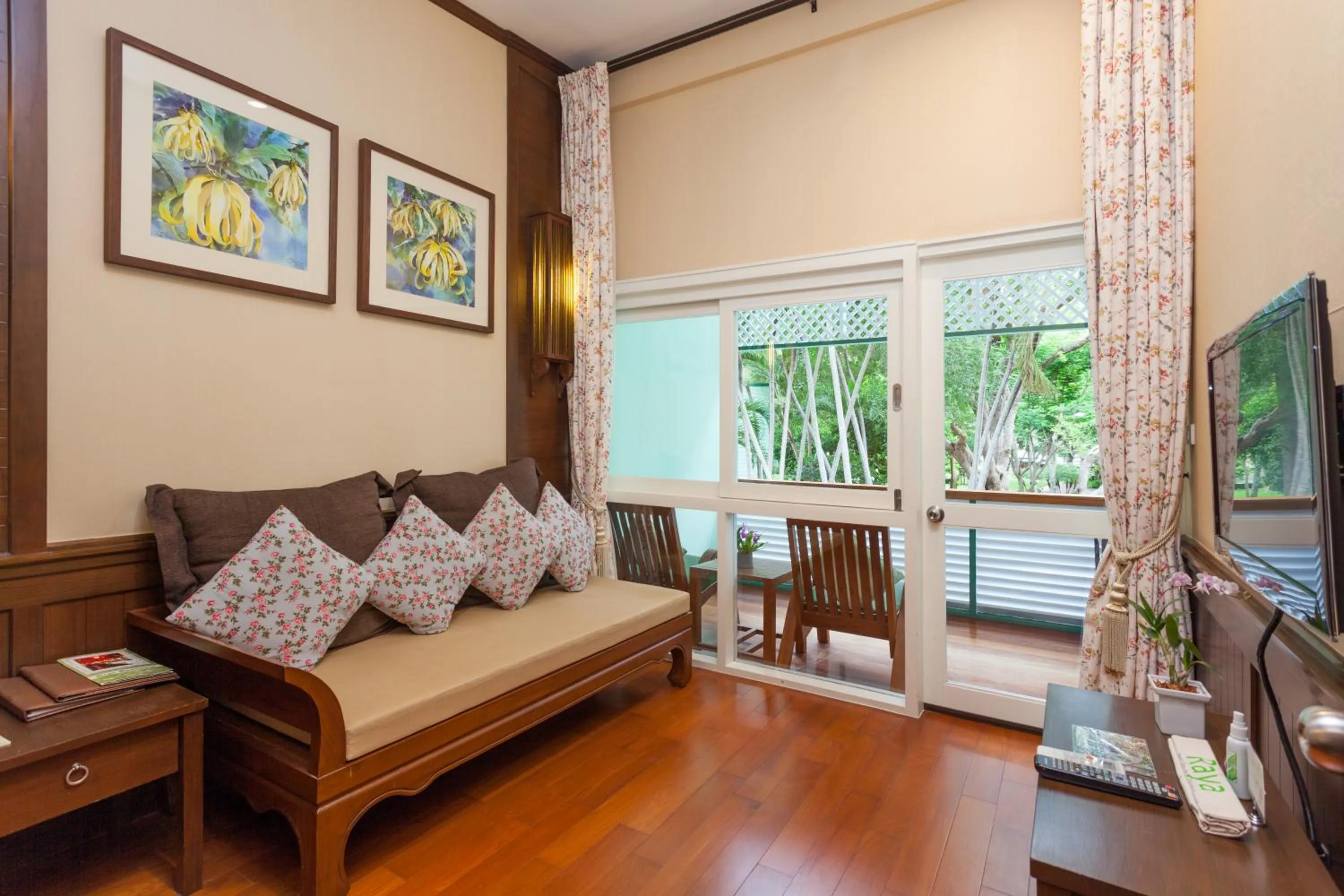 Living room in Raya Resort Beach front - The Most Green Resort in Cha-am