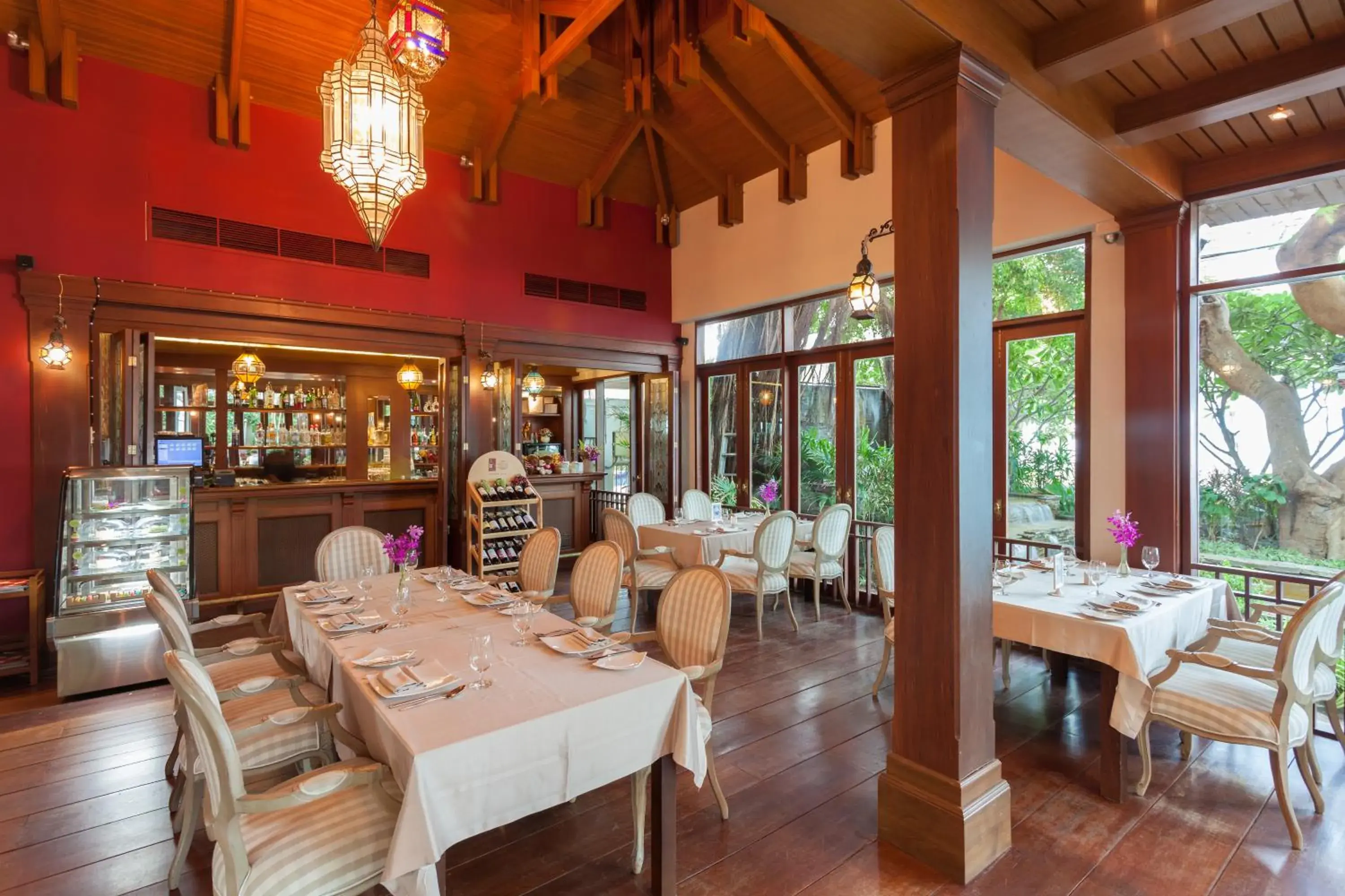 Restaurant/places to eat in Raya Resort Beach front - The Most Green Resort in Cha-am Restaurant/places to eat in Raya Resort Beach front - The Most Green Resort in Cha-am