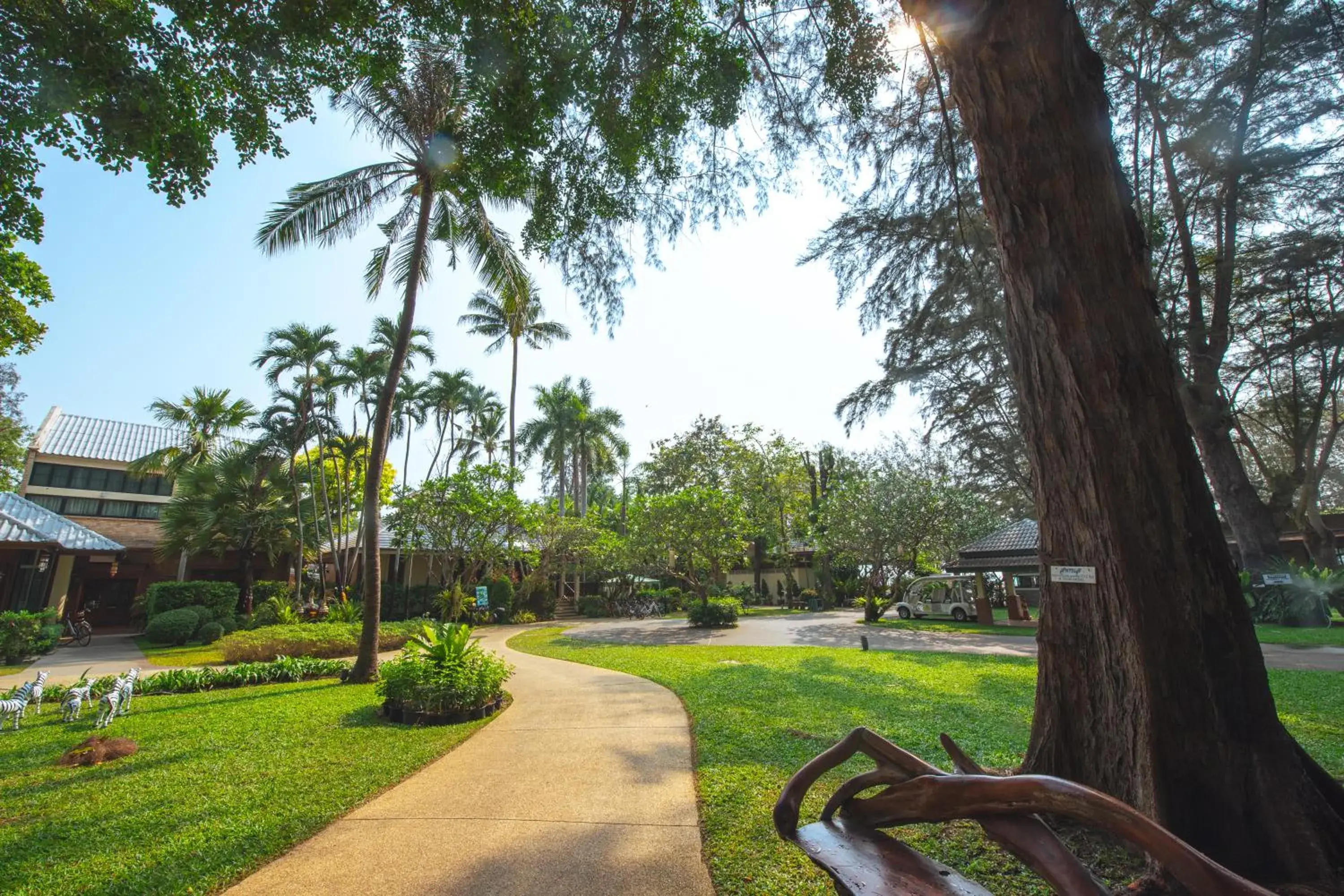 Property building in Raya Resort Beach front - The Most Green Resort in Cha-am Property building in Raya Resort Beach front - The Most Green Resort in Cha-am