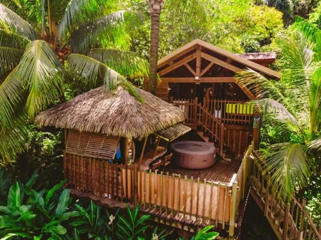 West Indies Cottage, cottages haut de gamme avec piscine, jacuzzi et vue jungle