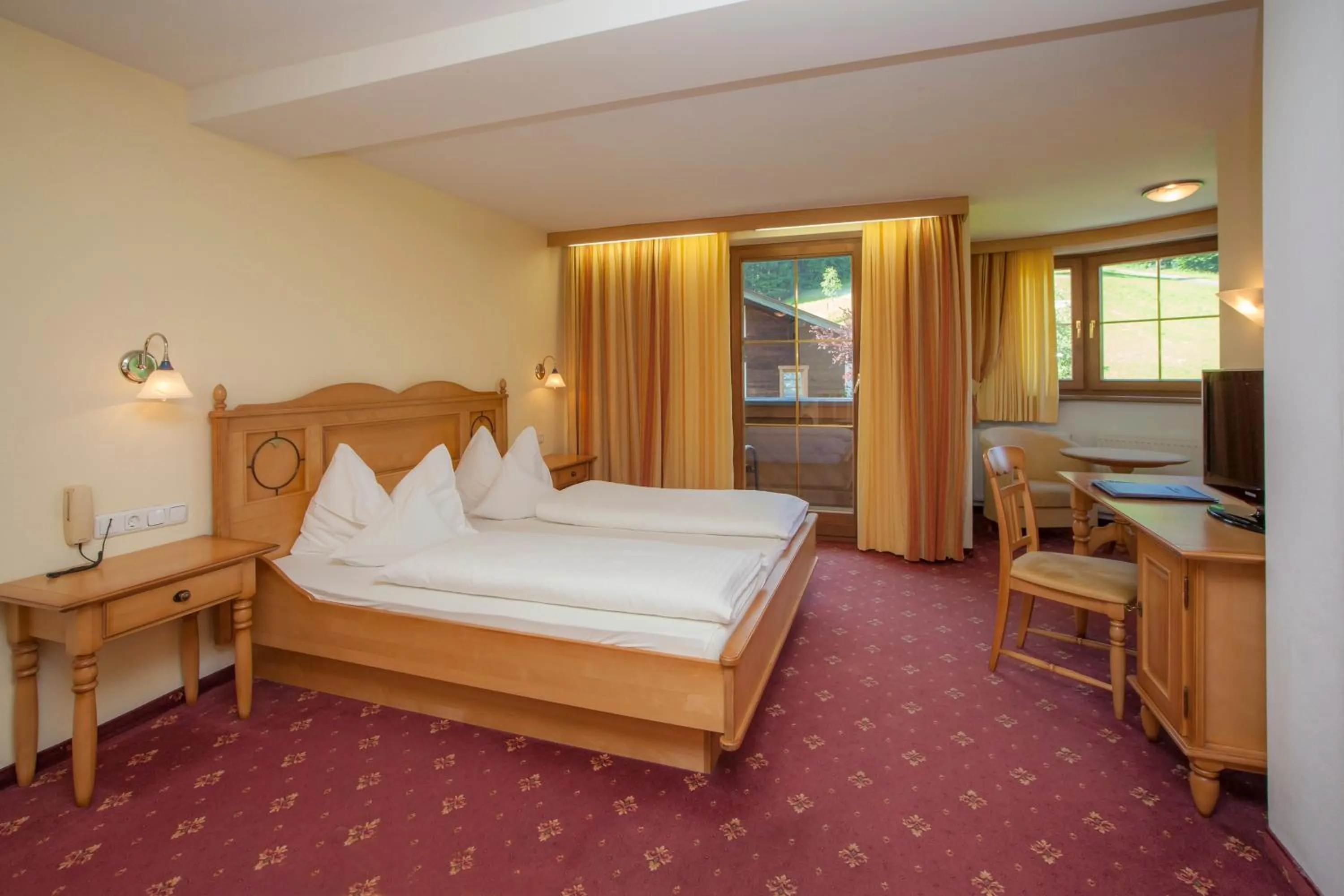 Bed in Hotel-Gasthof zur Schönen Aussicht