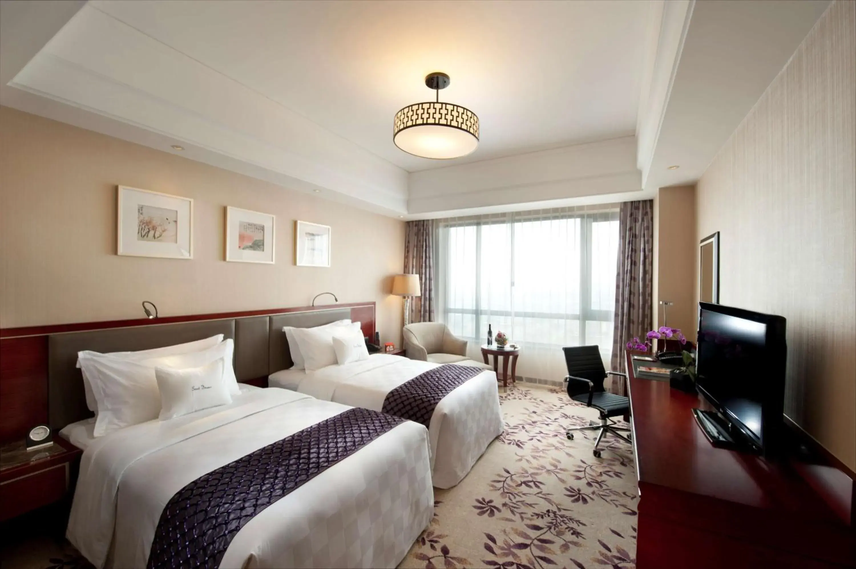 Executive Twin Room with Access to Executive Lounge in DoubleTree By Hilton Wuxi Executive Twin Room with Access to Executive Lounge in DoubleTree By Hilton Wuxi