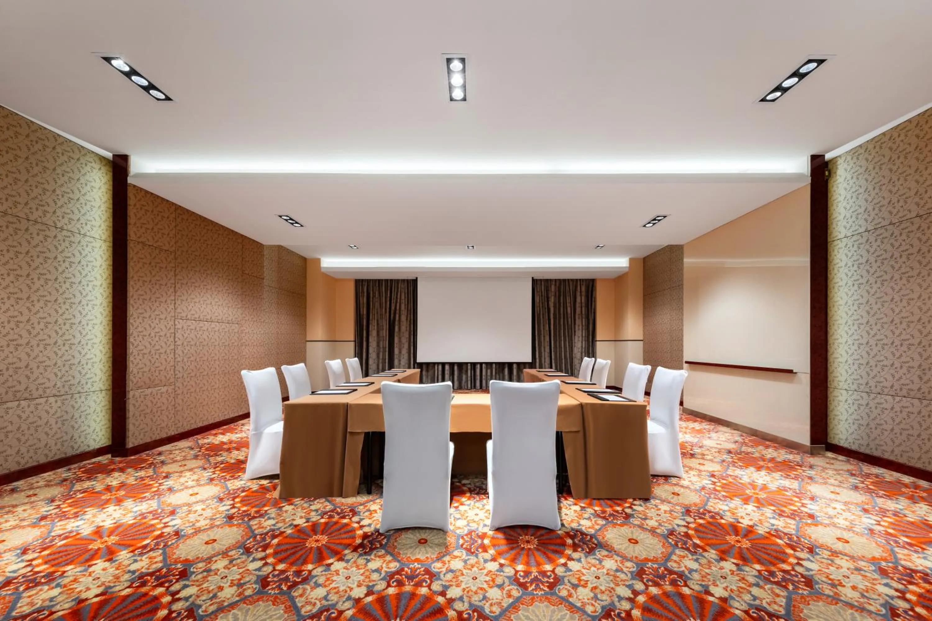 Meeting/conference room in DoubleTree By Hilton Wuxi
