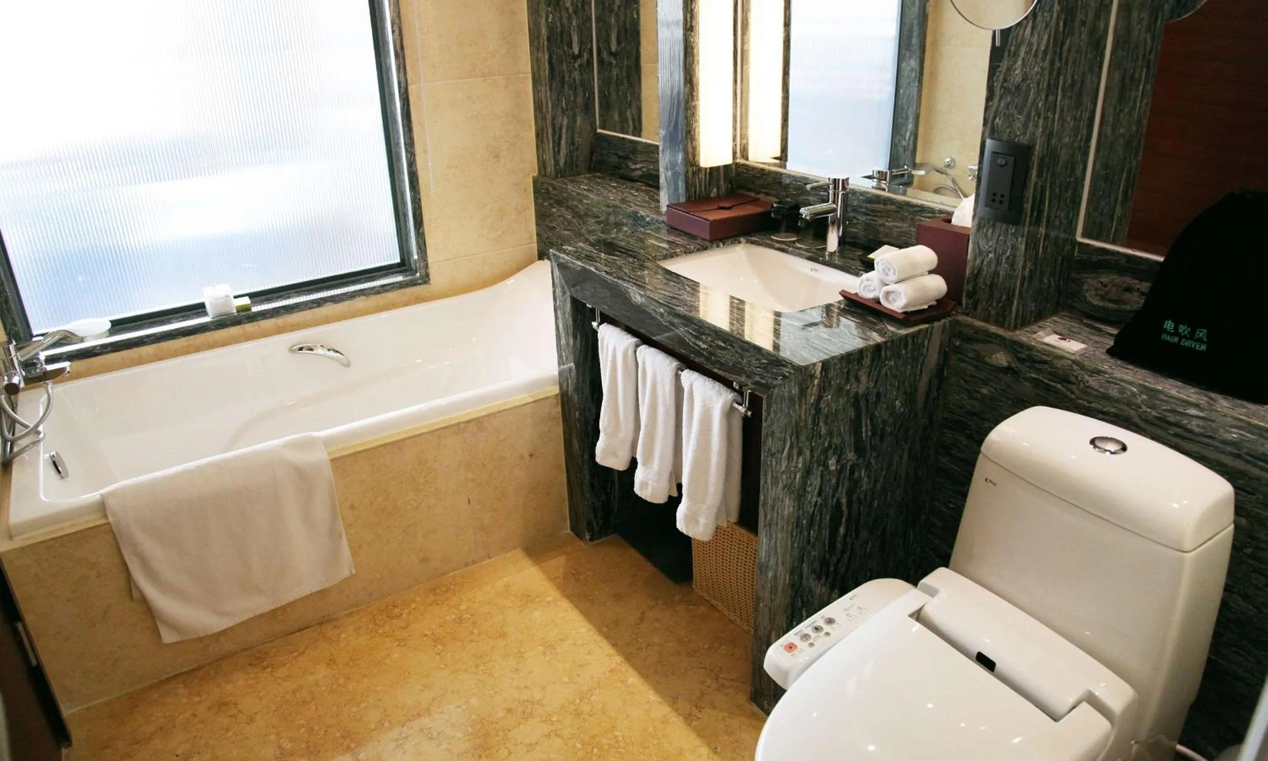 Twin Room in DoubleTree By Hilton Wuxi