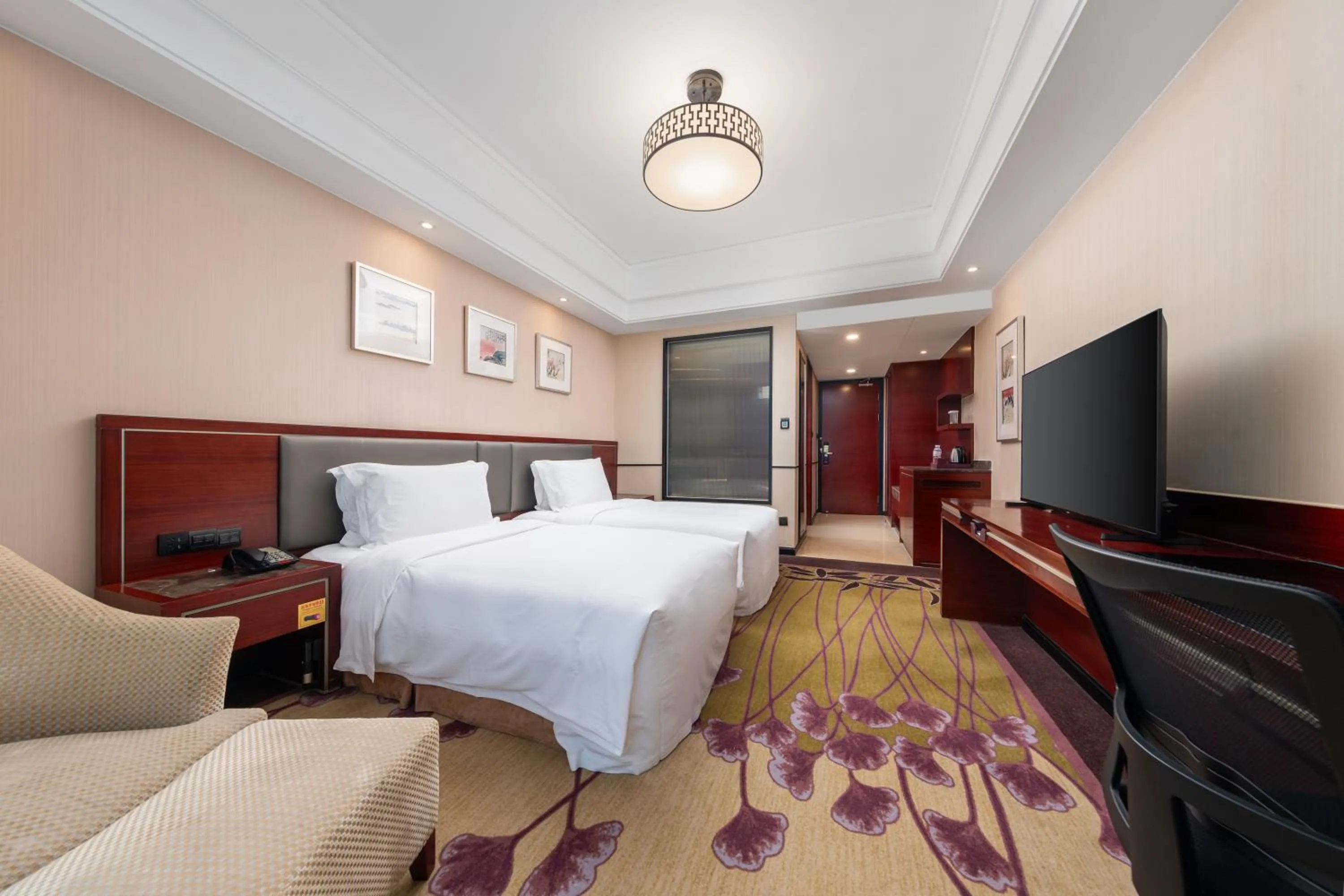 Bed in DoubleTree By Hilton Wuxi