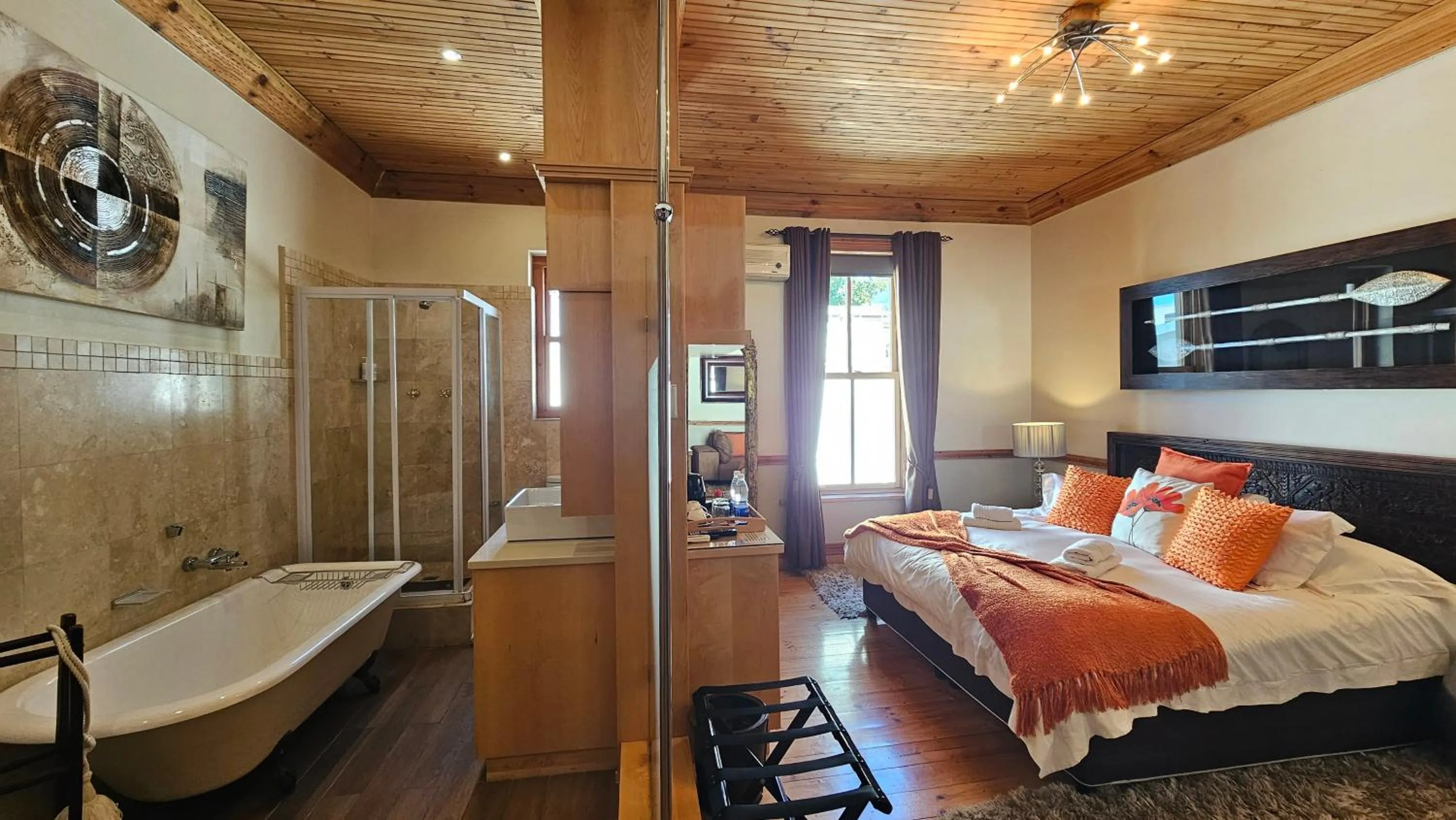 Bed in Wilton Manor SOLAR ENERGY