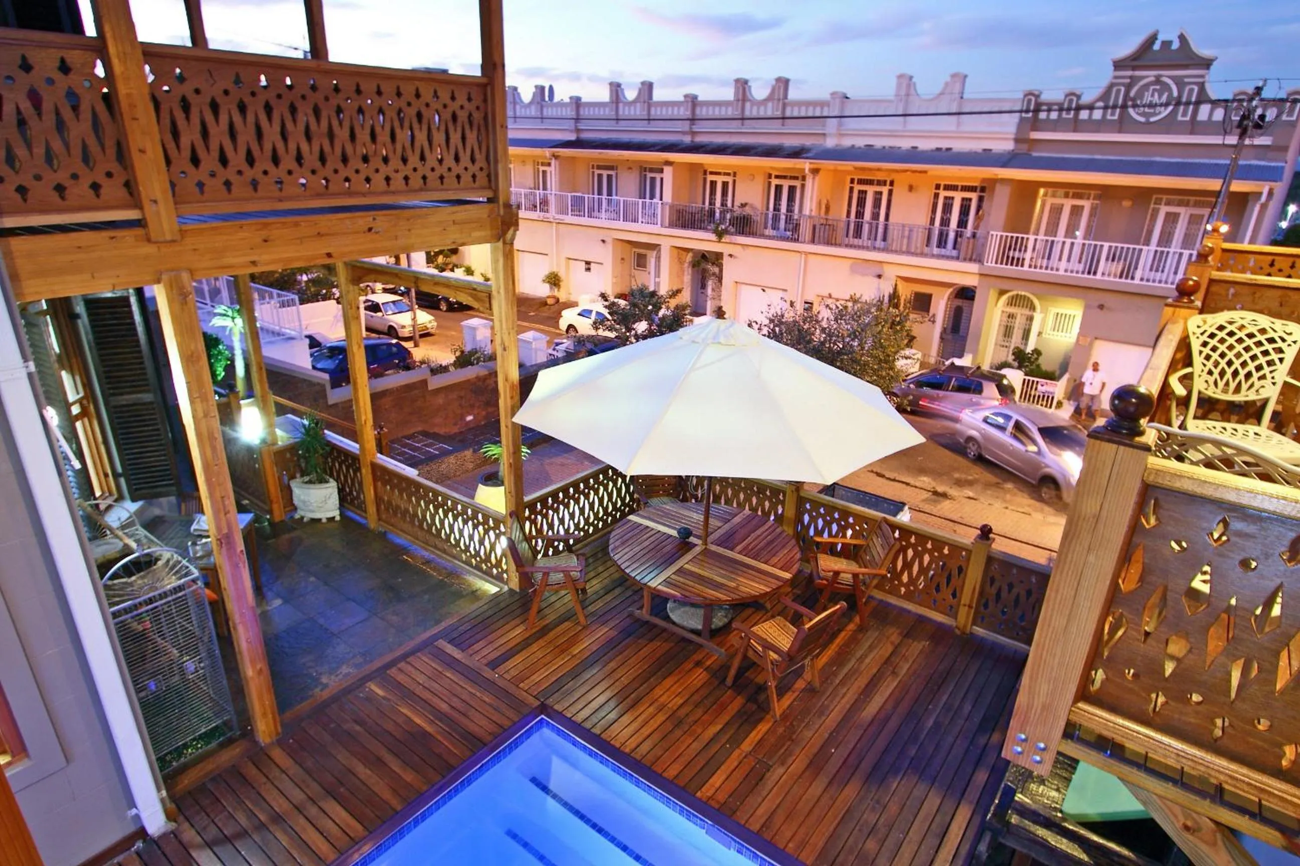 Facade/entrance in Wilton Manor SOLAR ENERGY