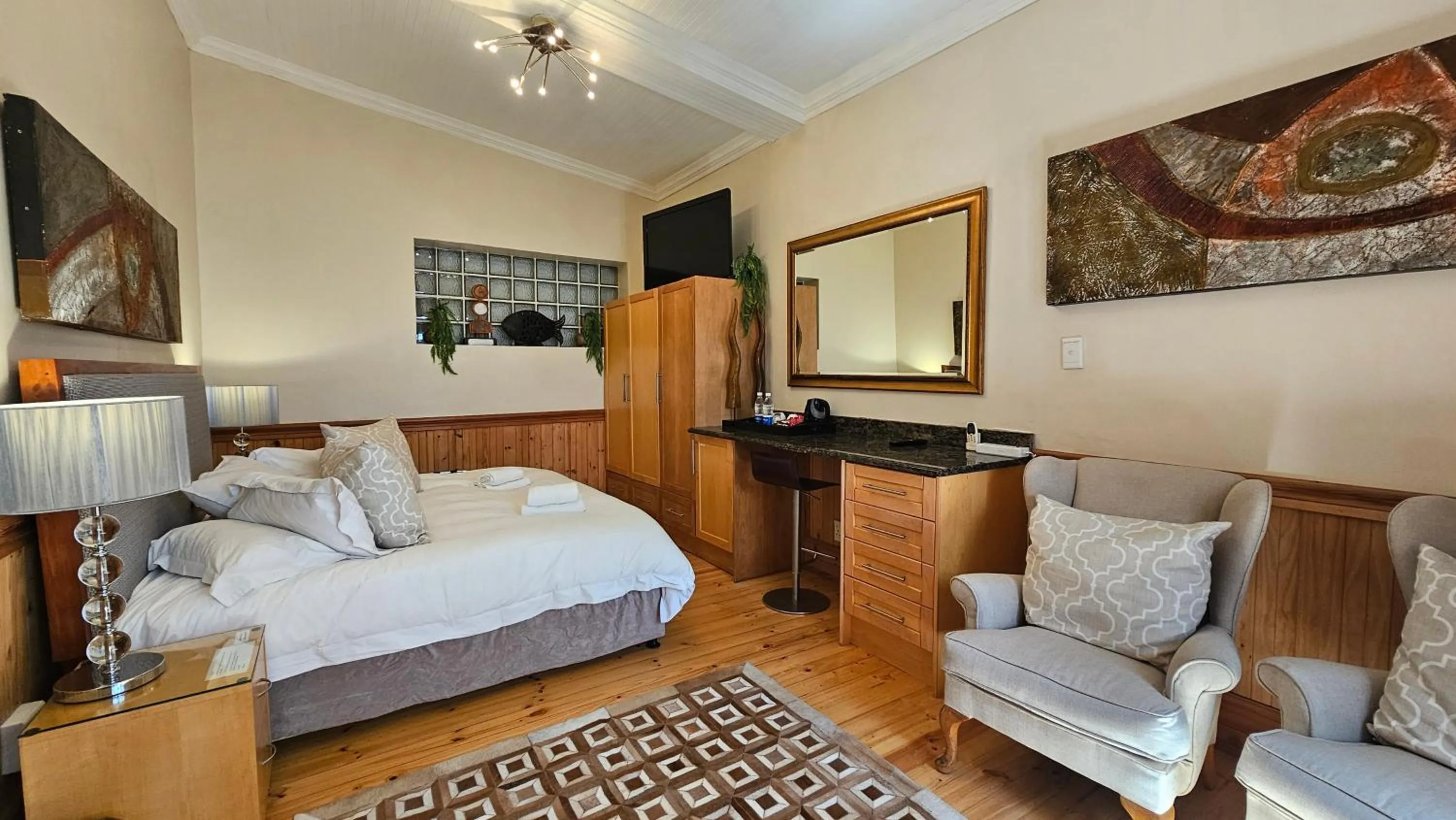 Bed in Wilton Manor SOLAR ENERGY