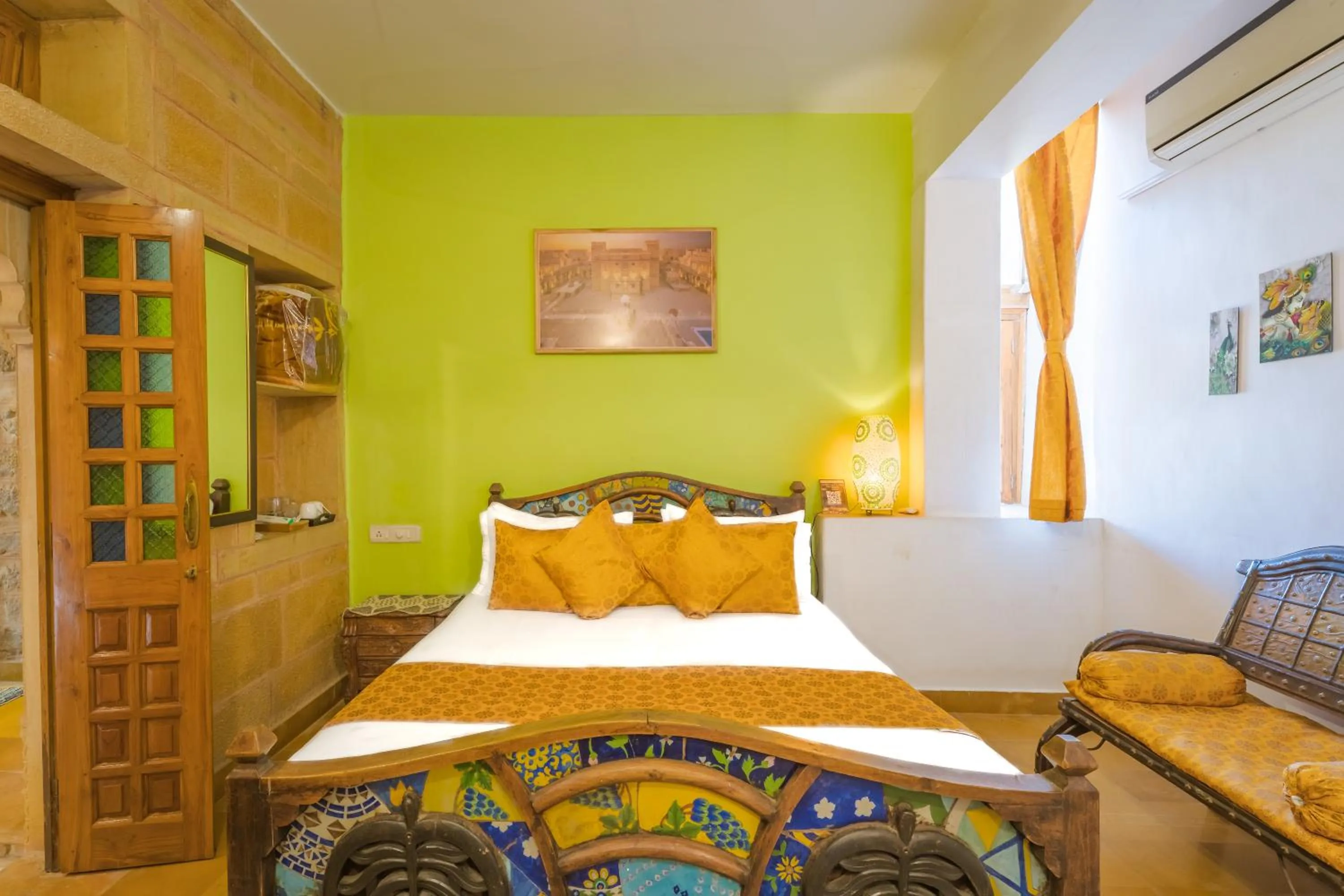 Bed in Hotel Rajmandir