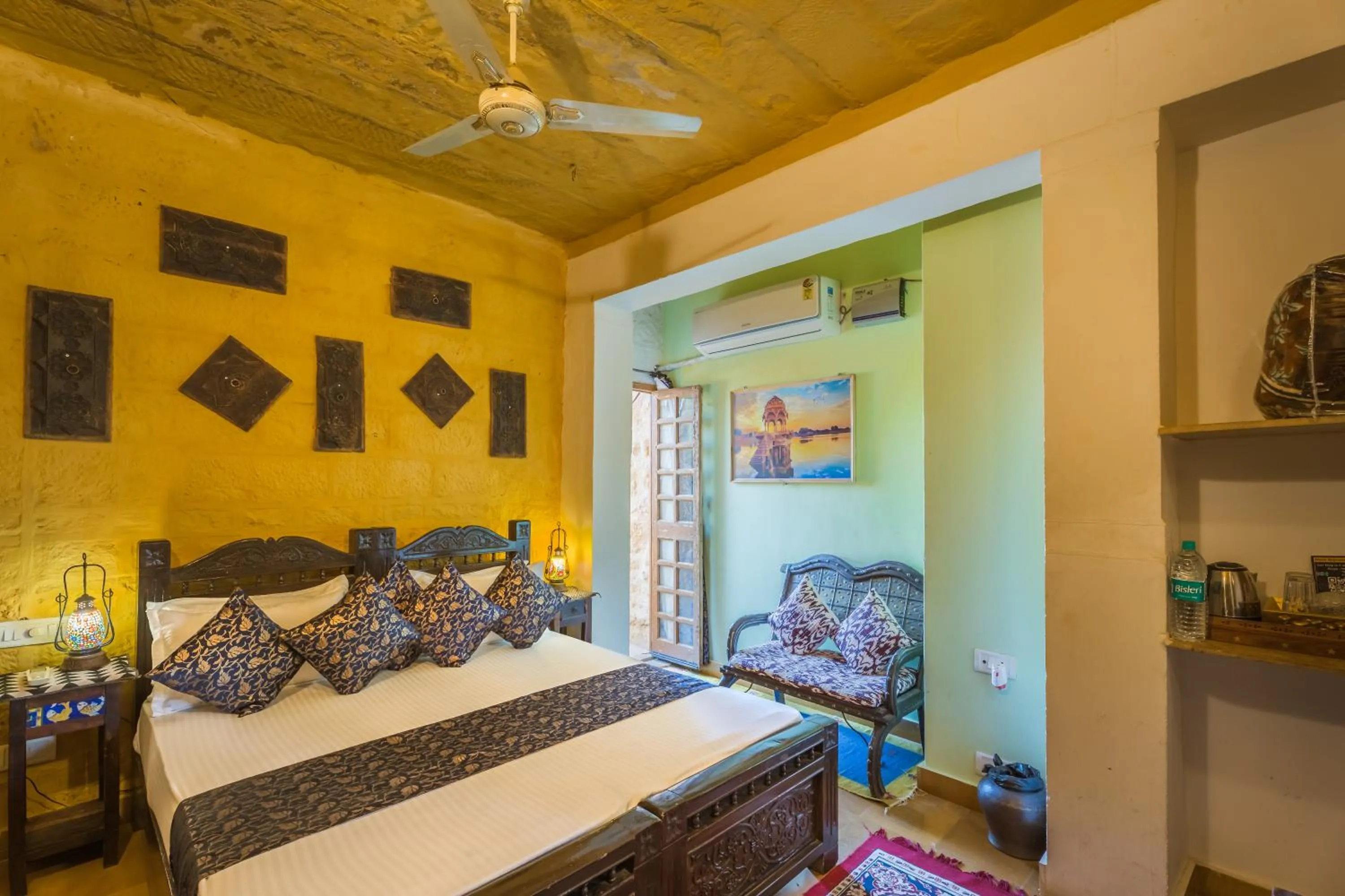 Bed in Hotel Rajmandir