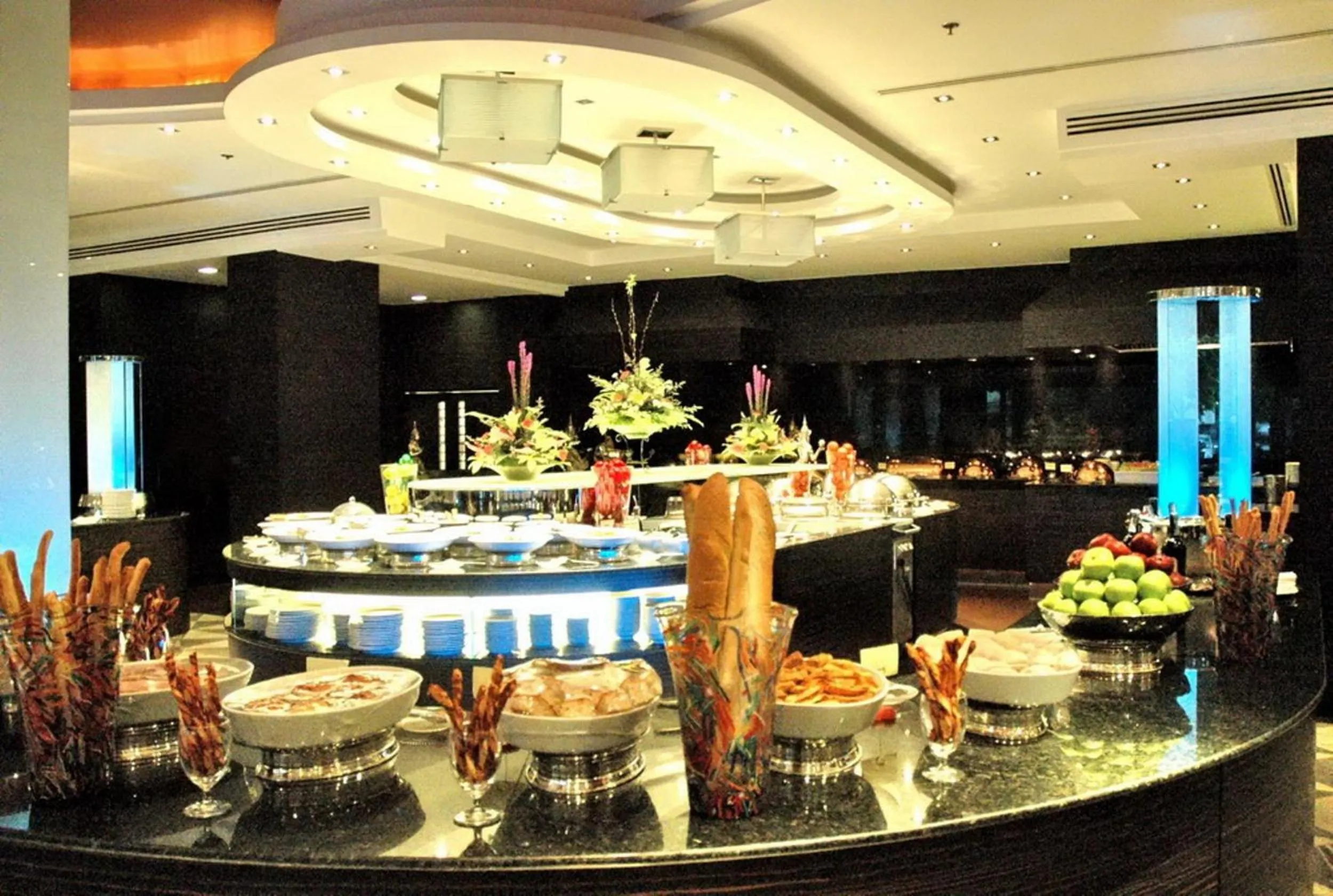 Restaurant/places to eat, Banquet Facilities in Ramada by Wyndham Bangkok Chaophya Park