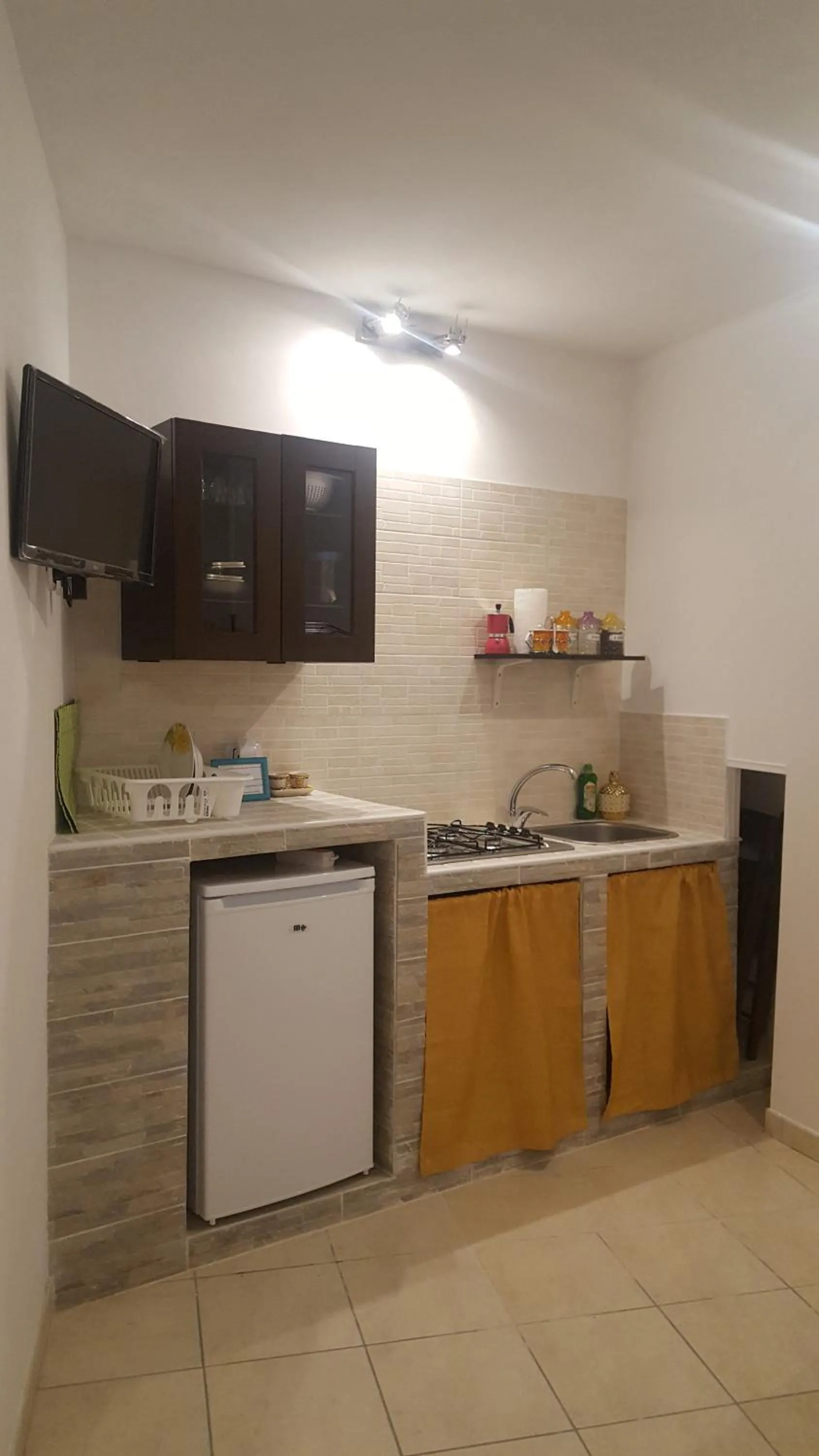 Room Calafatari
