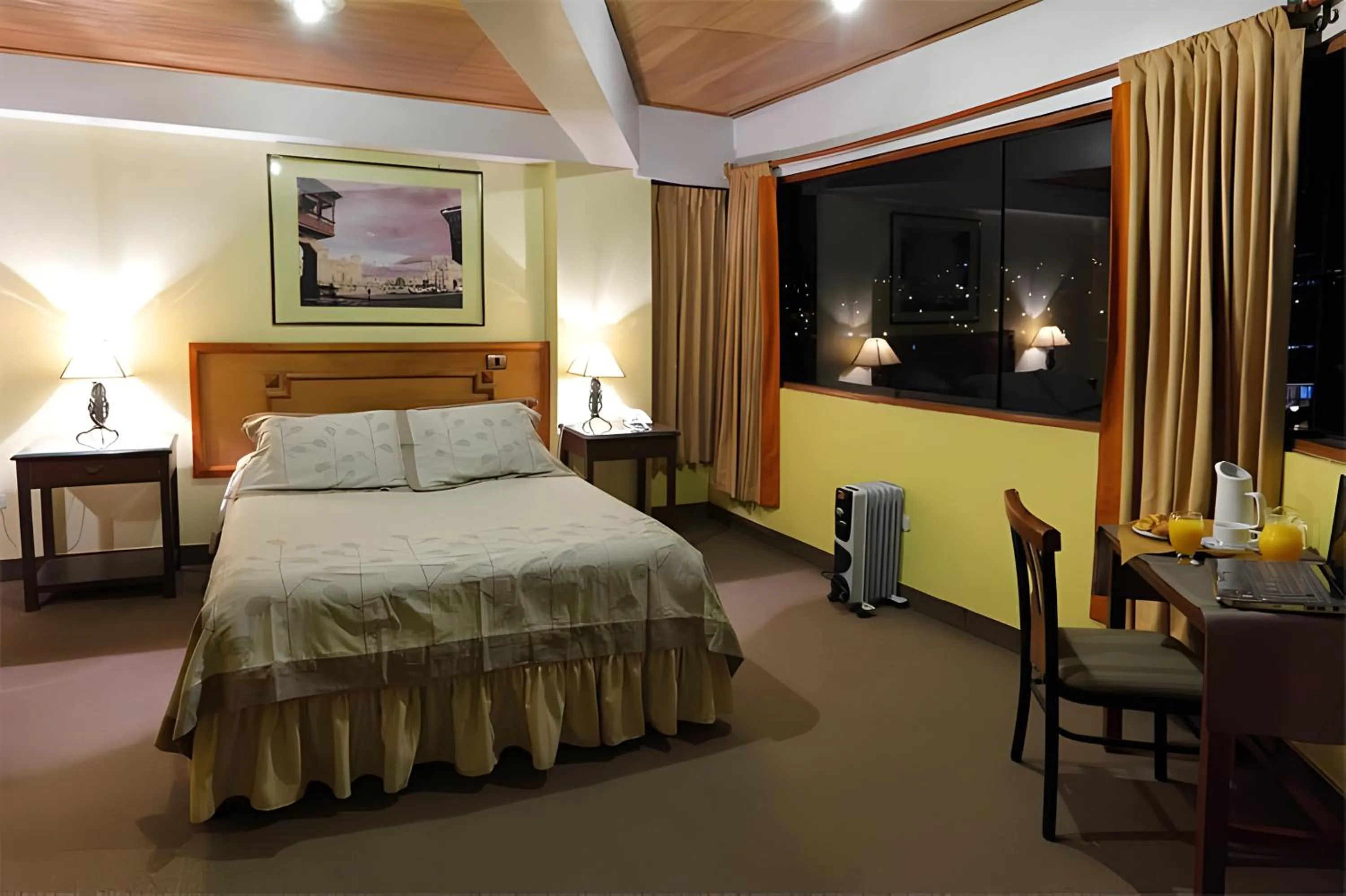 Bed in Hotel El Puma