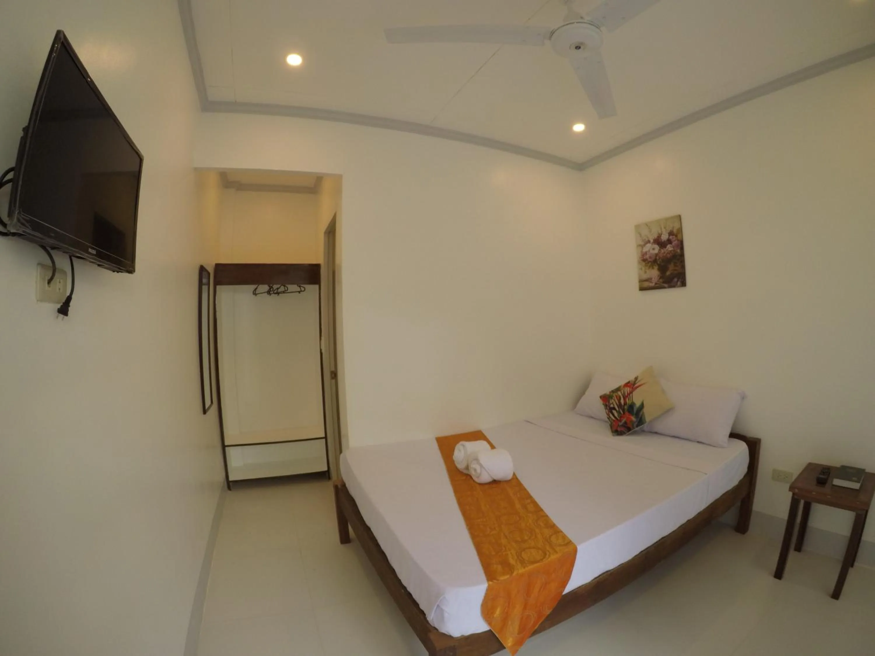 Bed in Neela Tourist Lodge