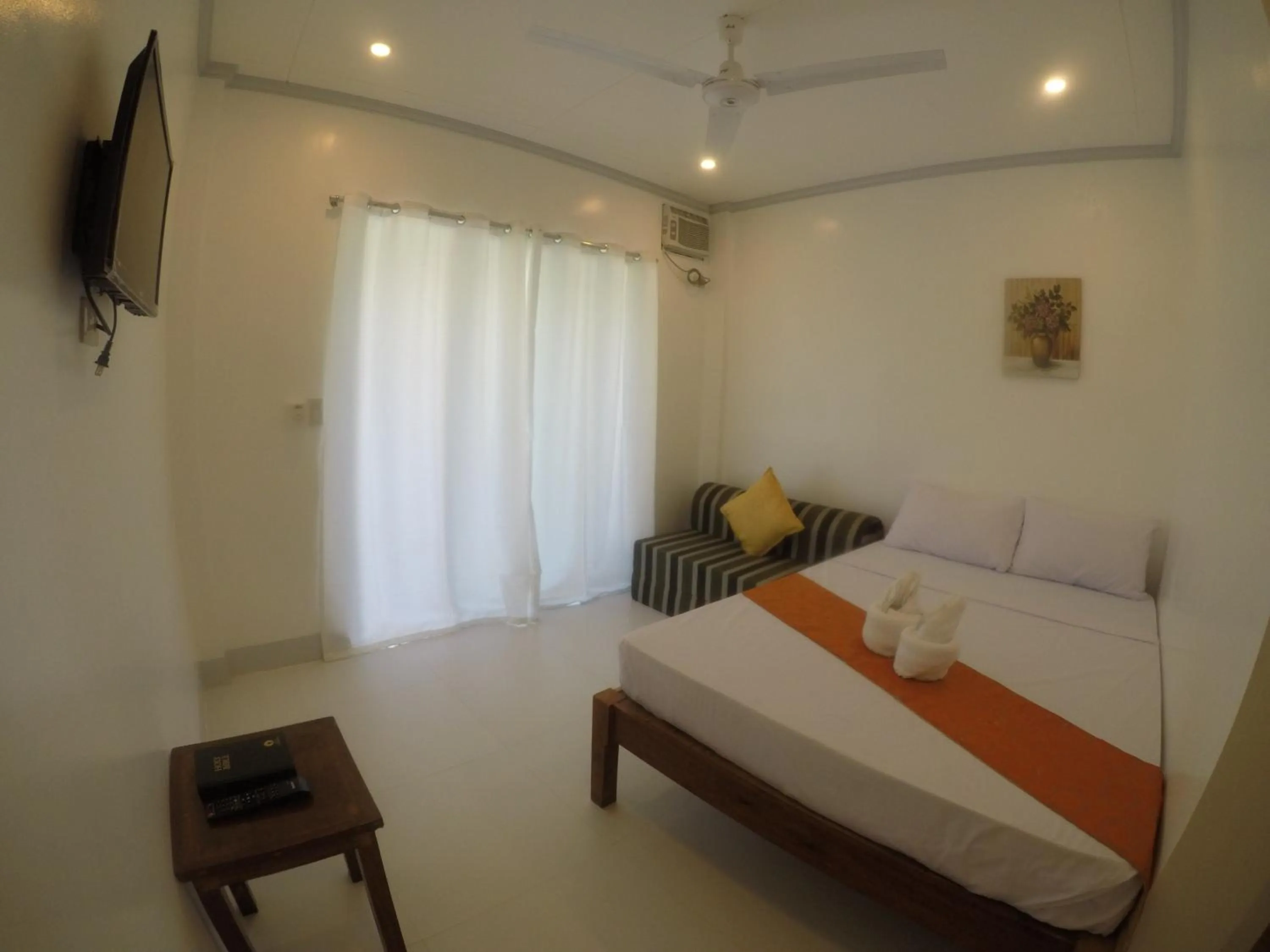 Bed in Neela Tourist Lodge