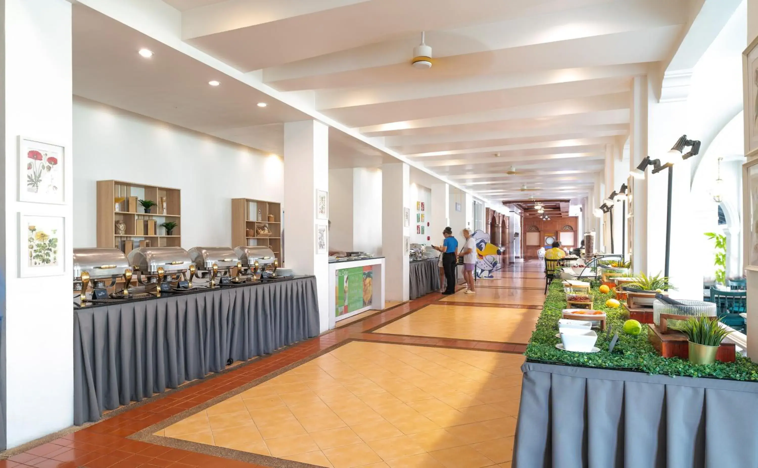 Restaurant/places to eat in The Old Phuket - Karon Beach Resort Restaurant/places to eat in The Old Phuket - Karon Beach Resort