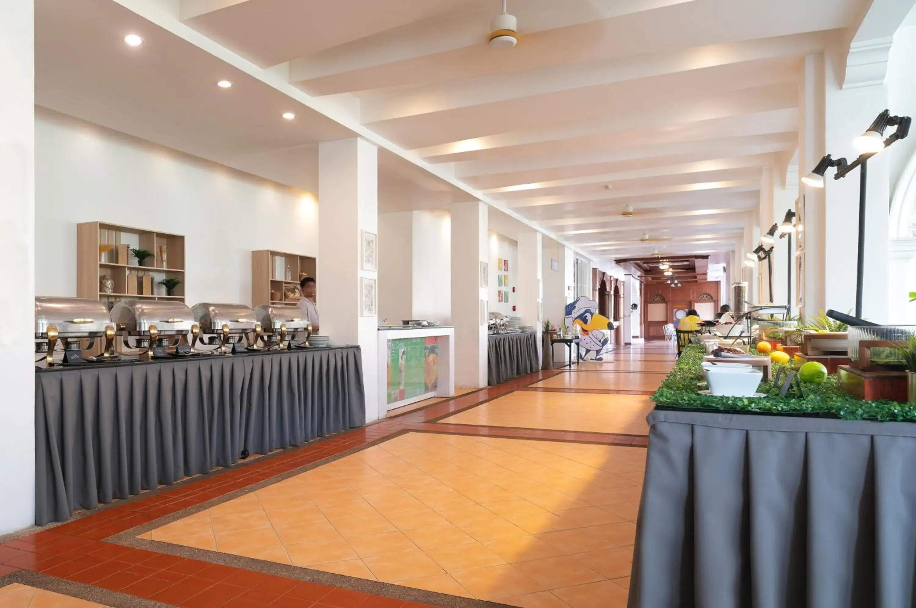 Restaurant/places to eat in The Old Phuket - Karon Beach Resort Restaurant/places to eat in The Old Phuket - Karon Beach Resort