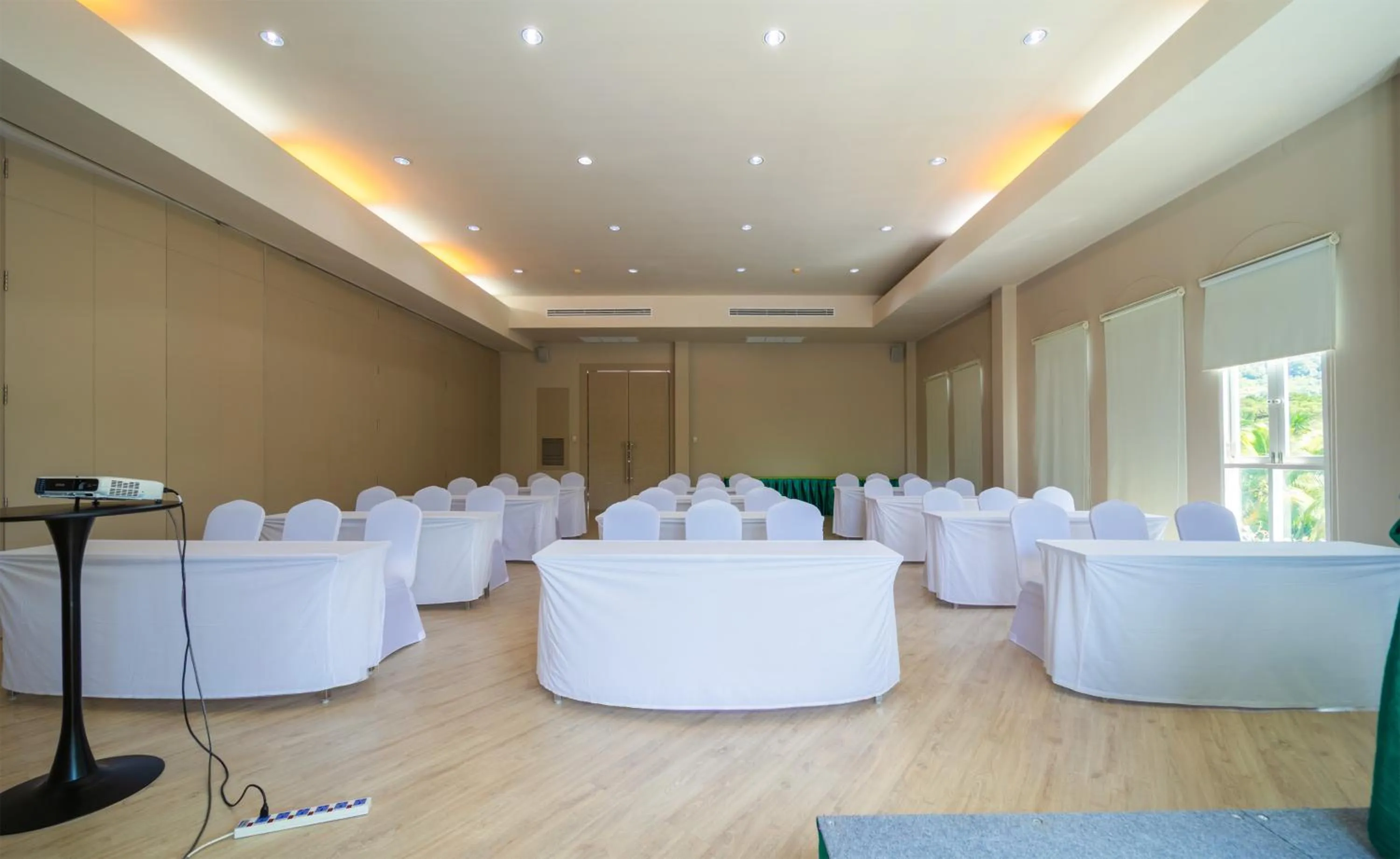 Property building in The Old Phuket - Karon Beach Resort