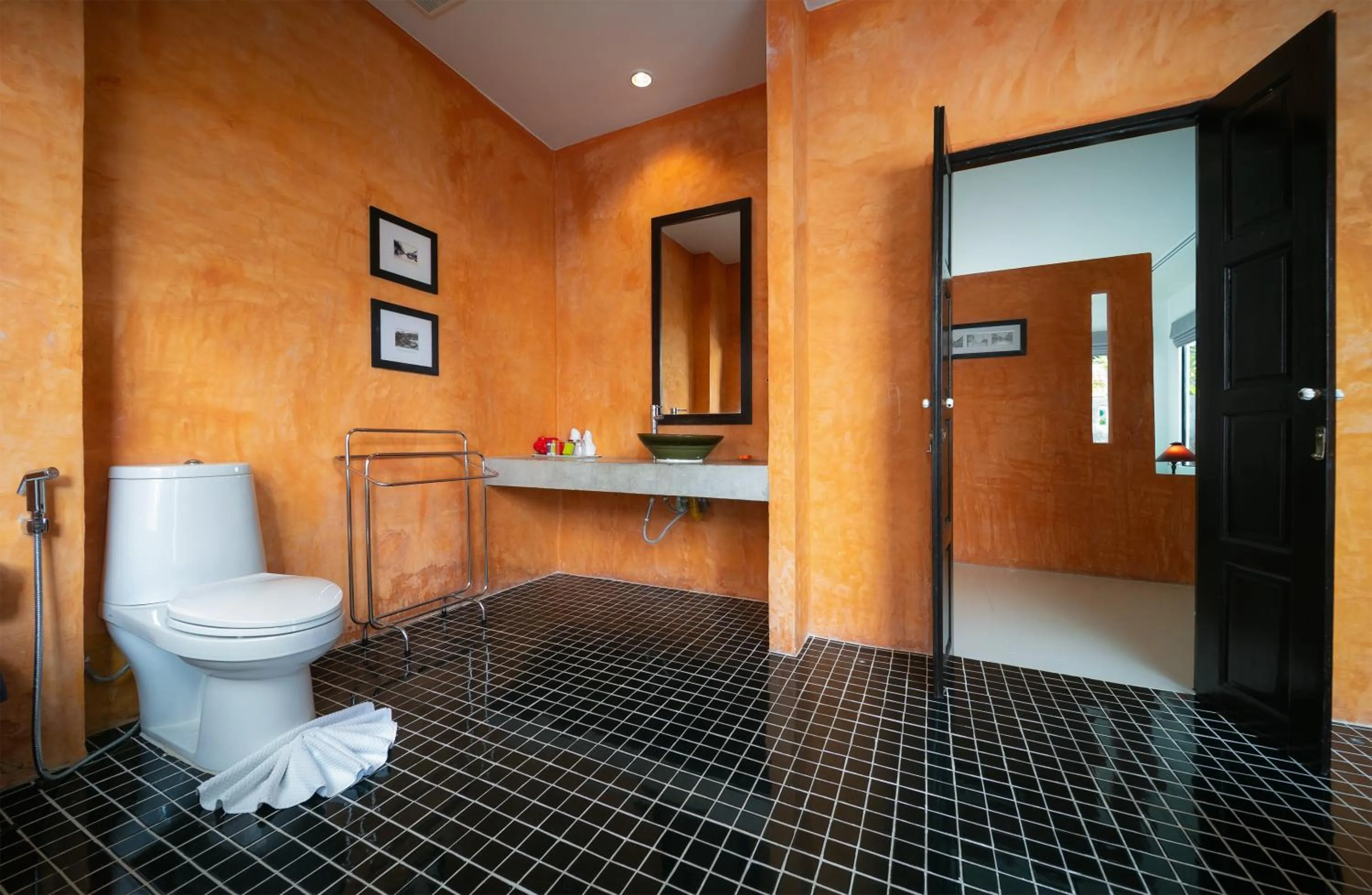 Toilet in The Old Phuket - Karon Beach Resort