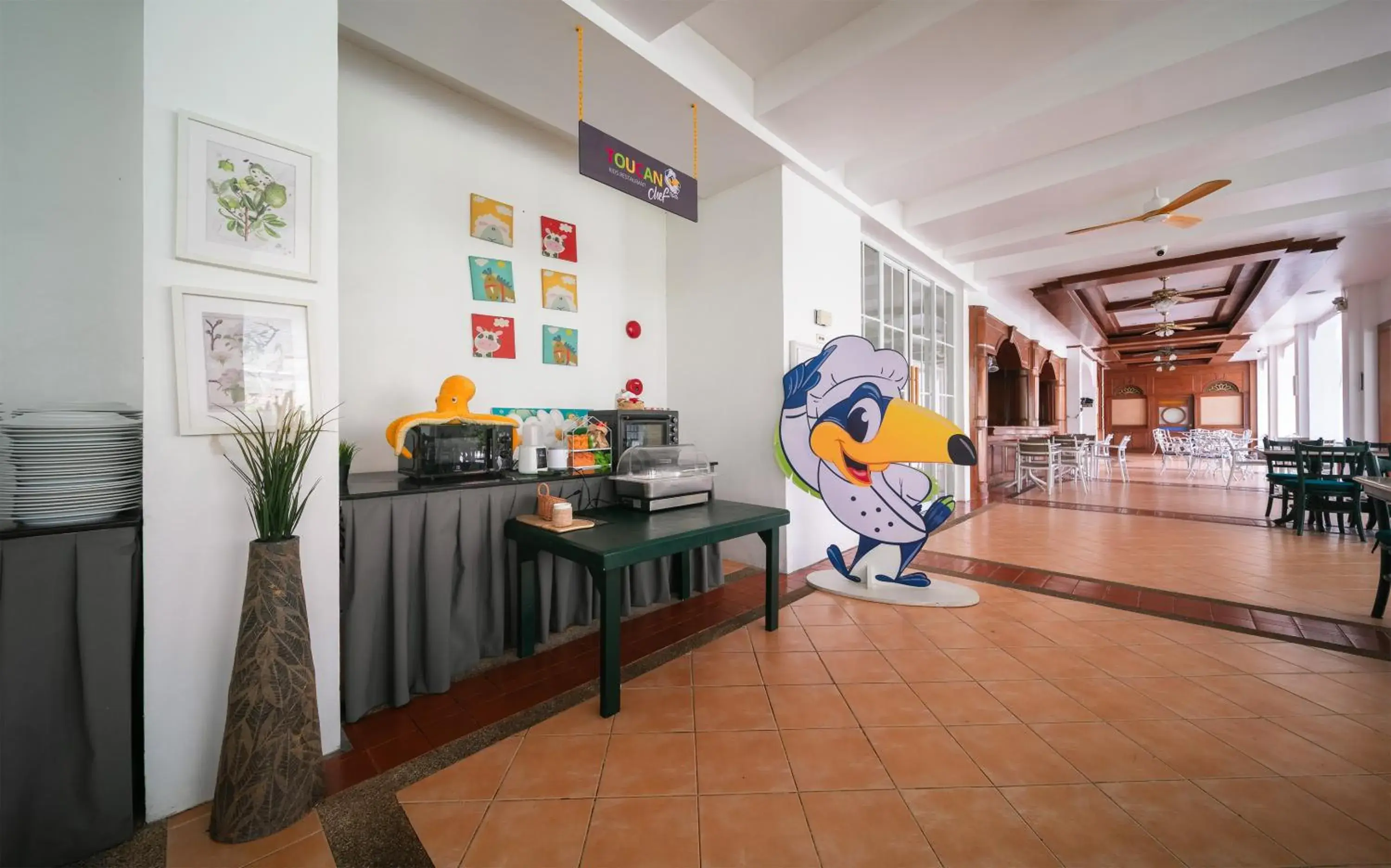 Restaurant/places to eat in The Old Phuket - Karon Beach Resort Restaurant/places to eat in The Old Phuket - Karon Beach Resort