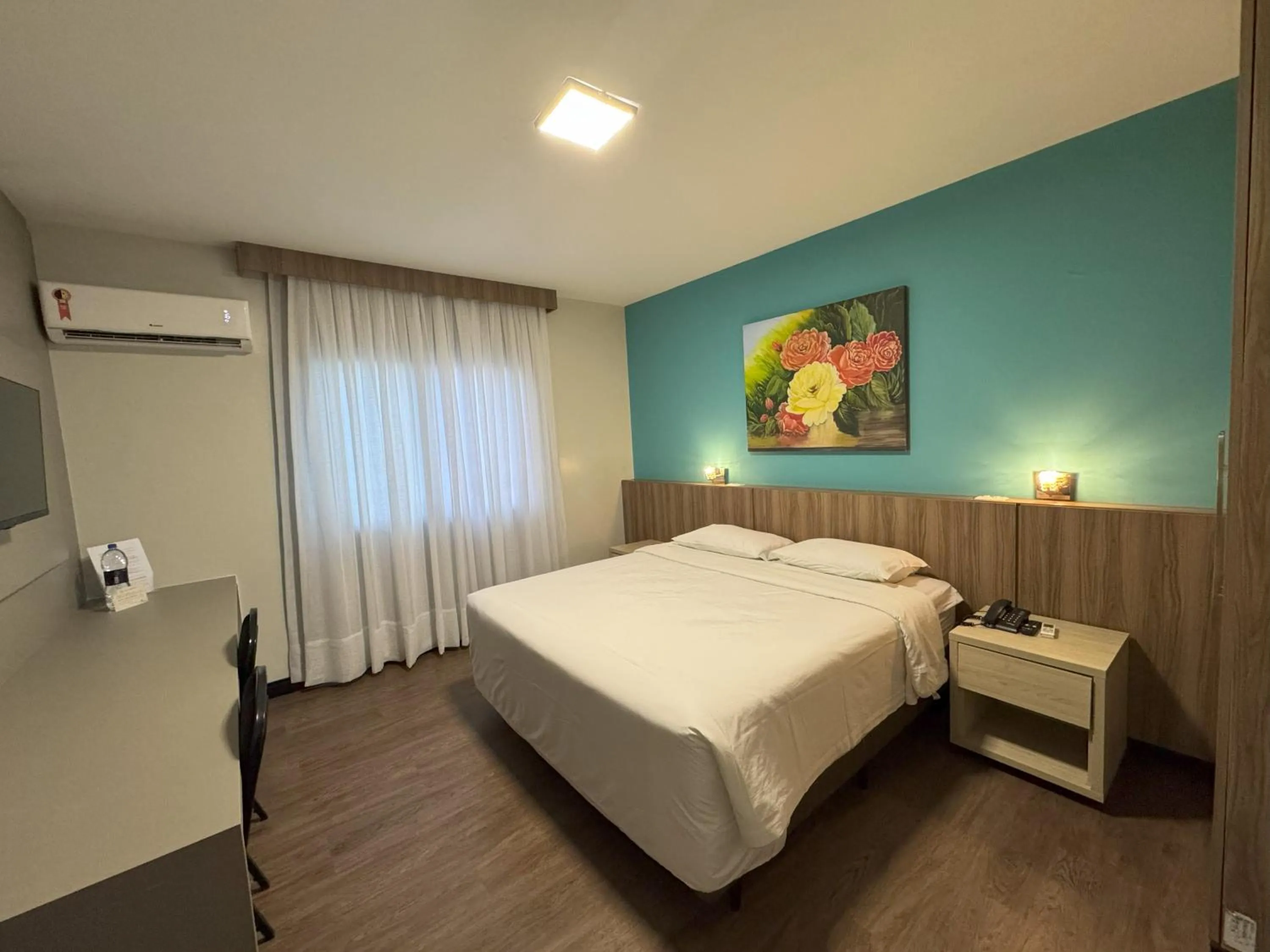 Property building, Bed in Hotel das Américas