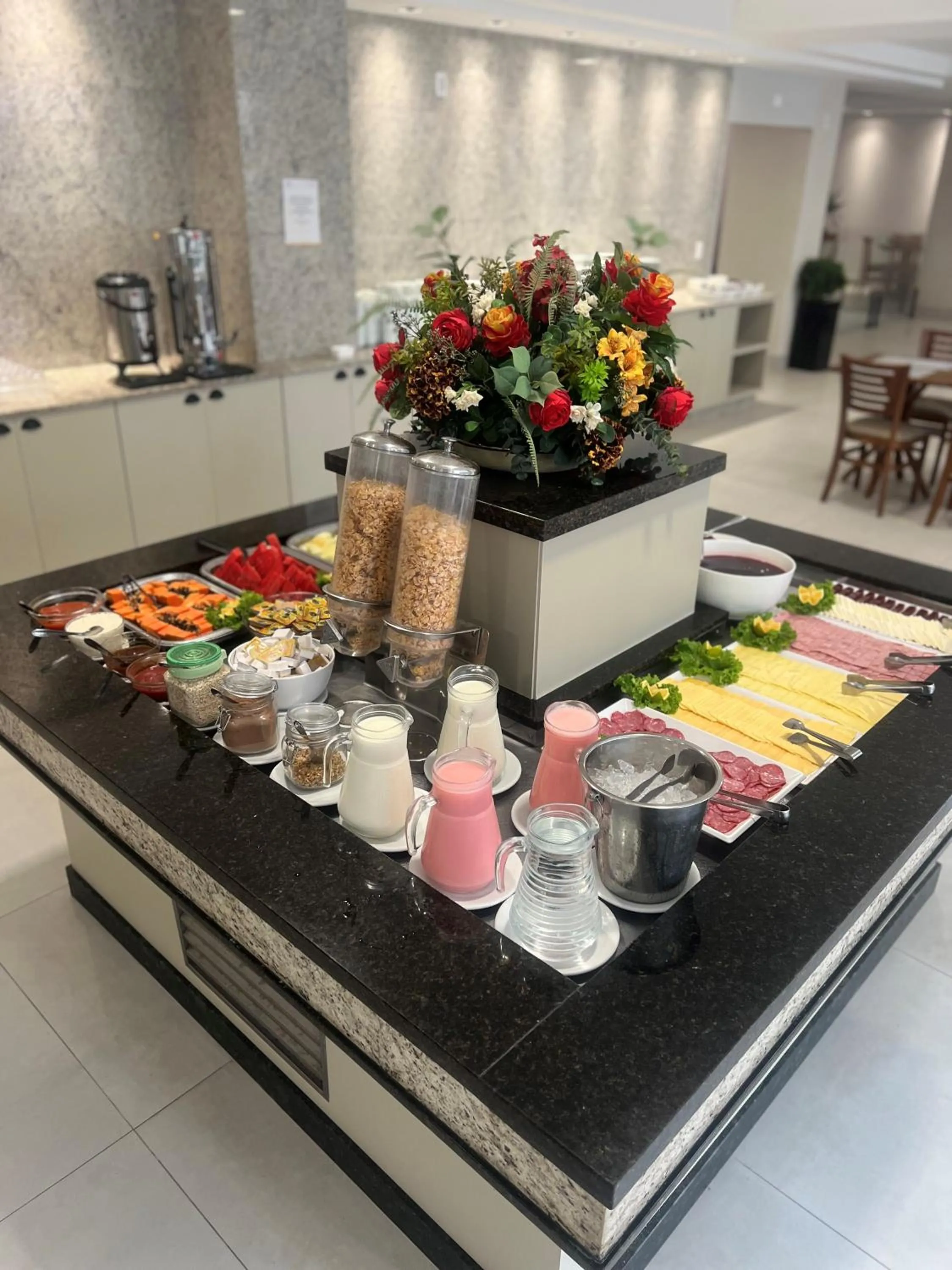 Buffet breakfast in Hotel das Américas