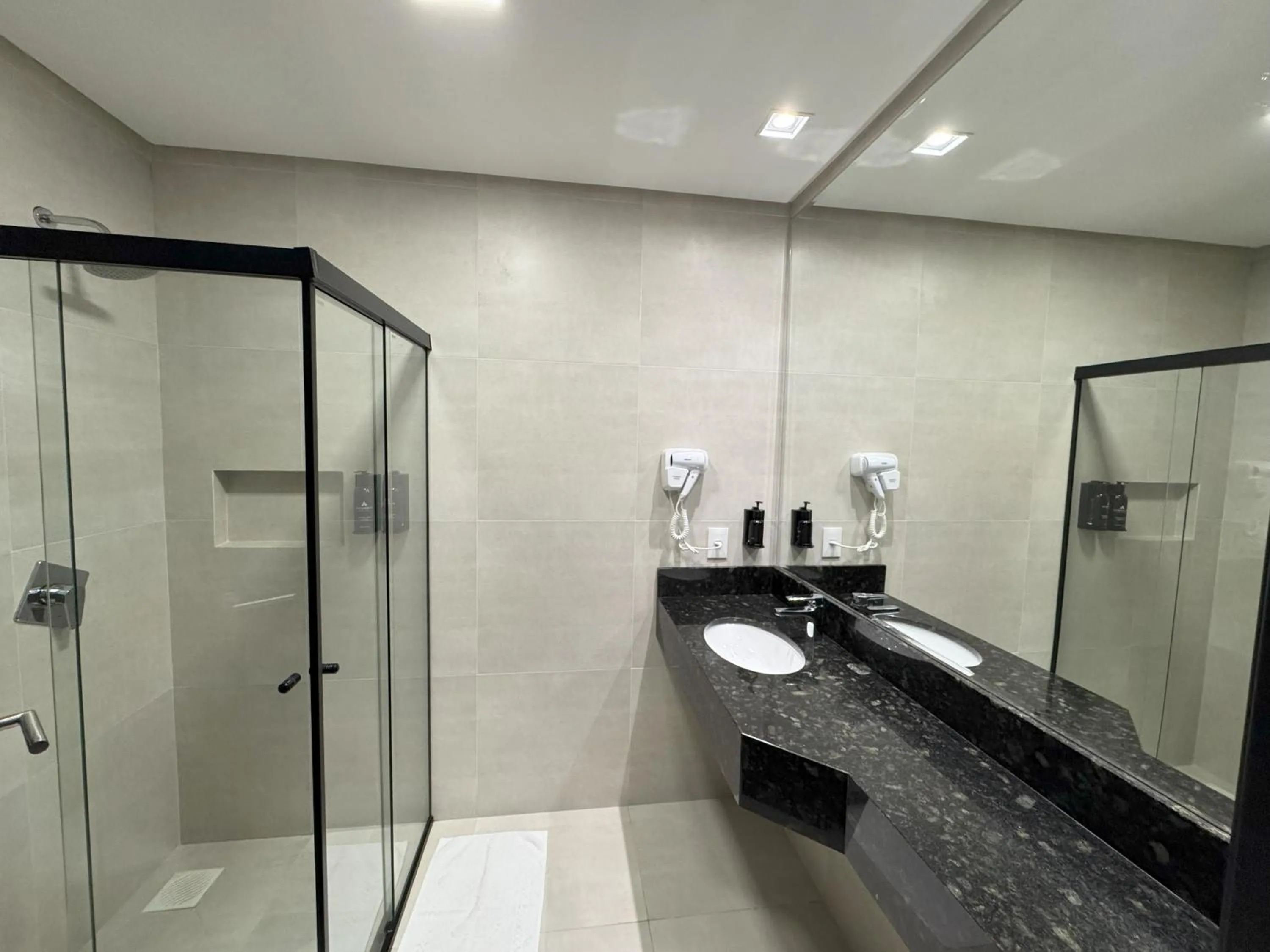 Shower in Hotel das Américas