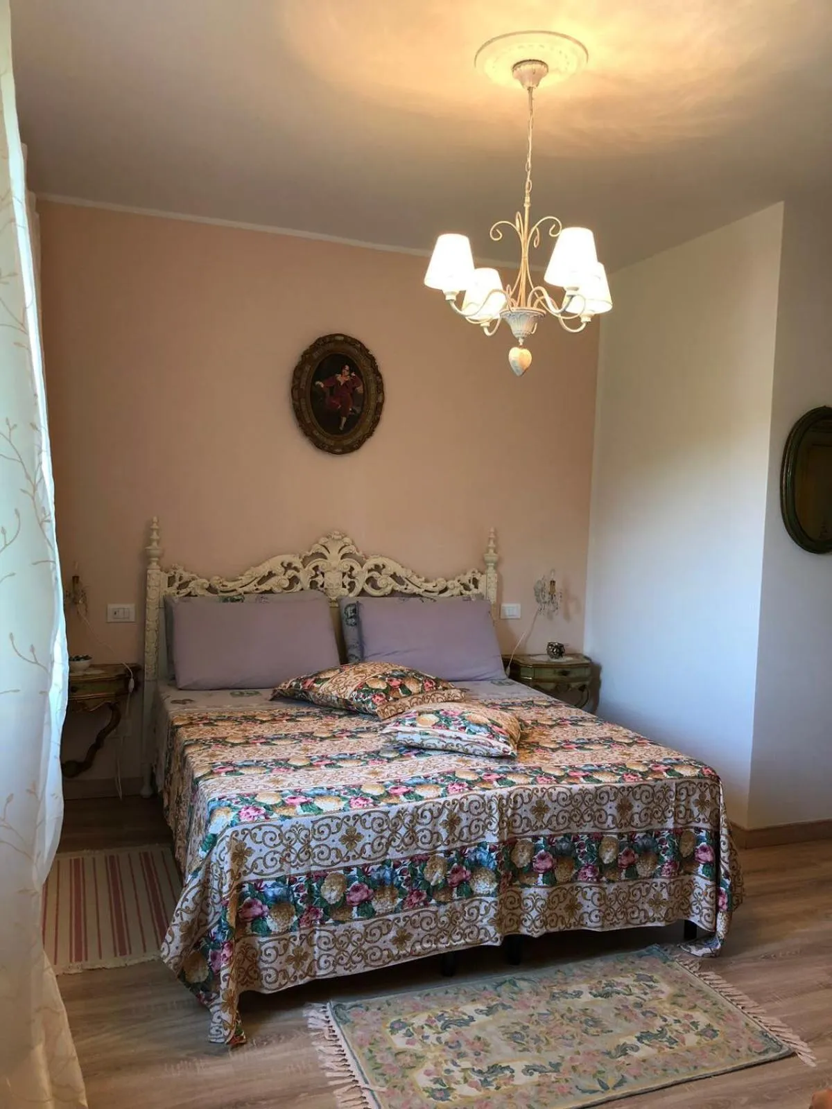 Decorative detail, Bed in Dimora Naviglio