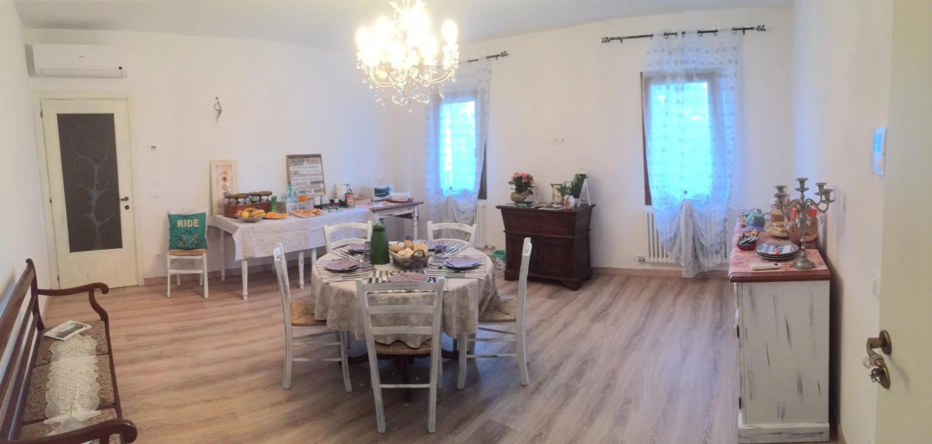 Buffet breakfast in Dimora Naviglio