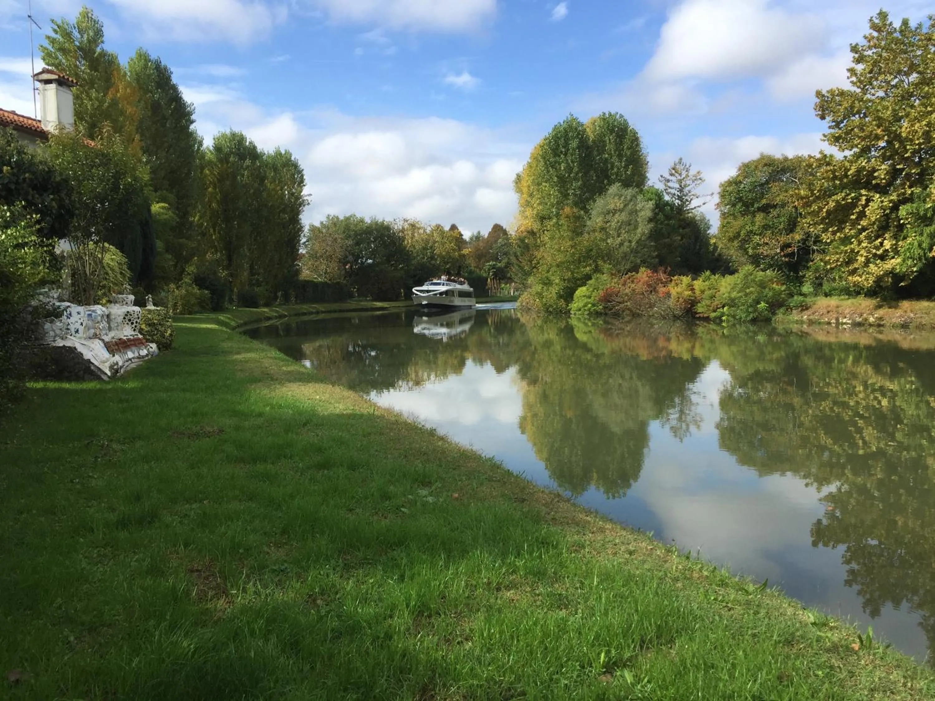 Garden view in Dimora Naviglio