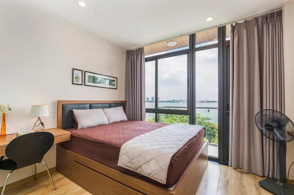 Lake view, Bed in Lotus Inn West Lake