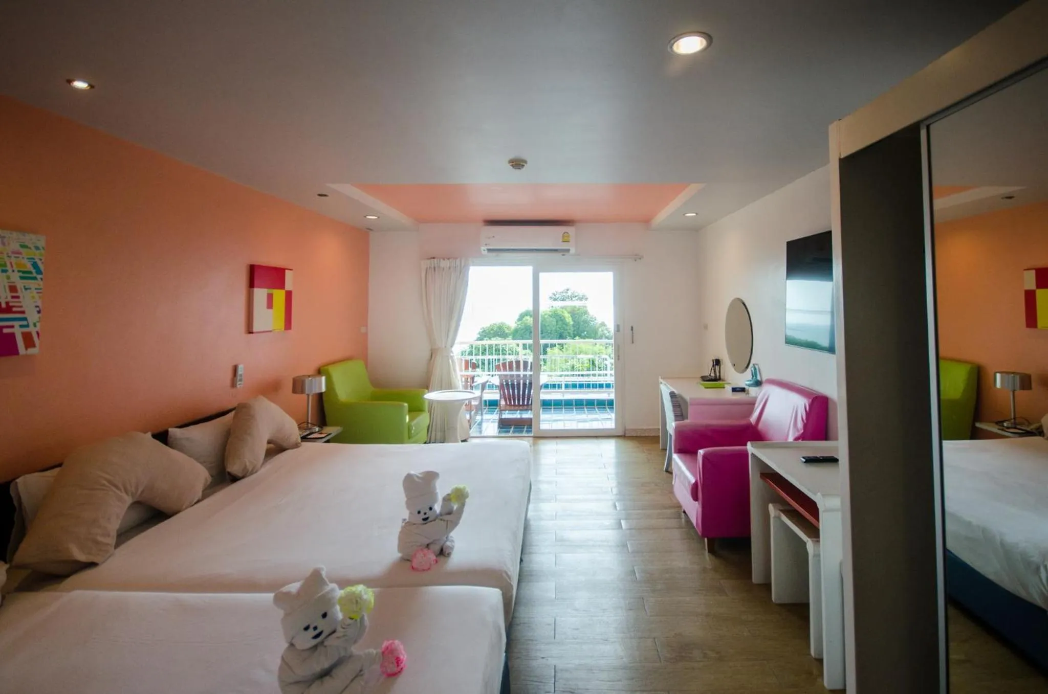 Photo of the whole room, Bed in Best Bella Pattaya