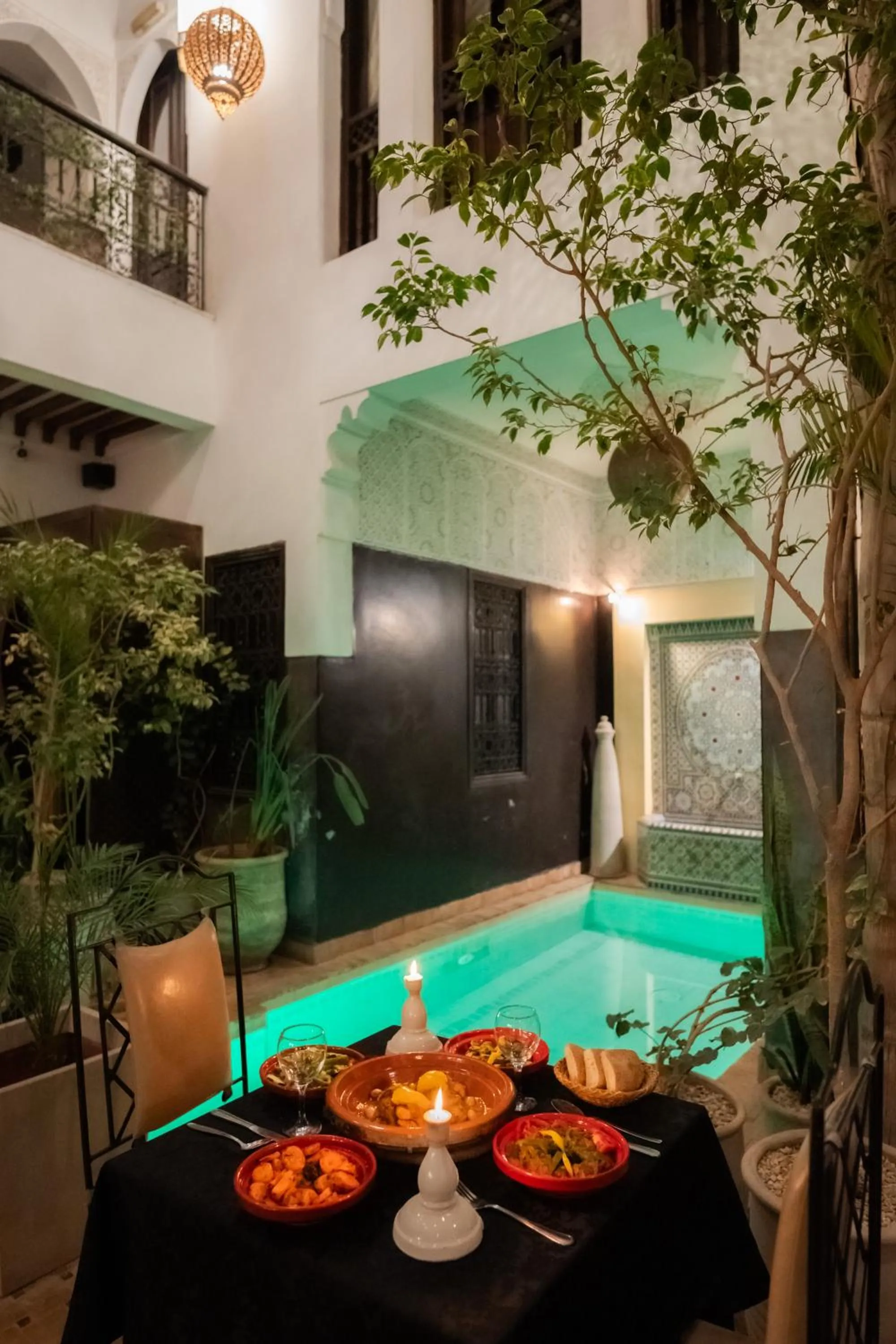 Dining area in Riad La Porte Rouge By La Siredrah