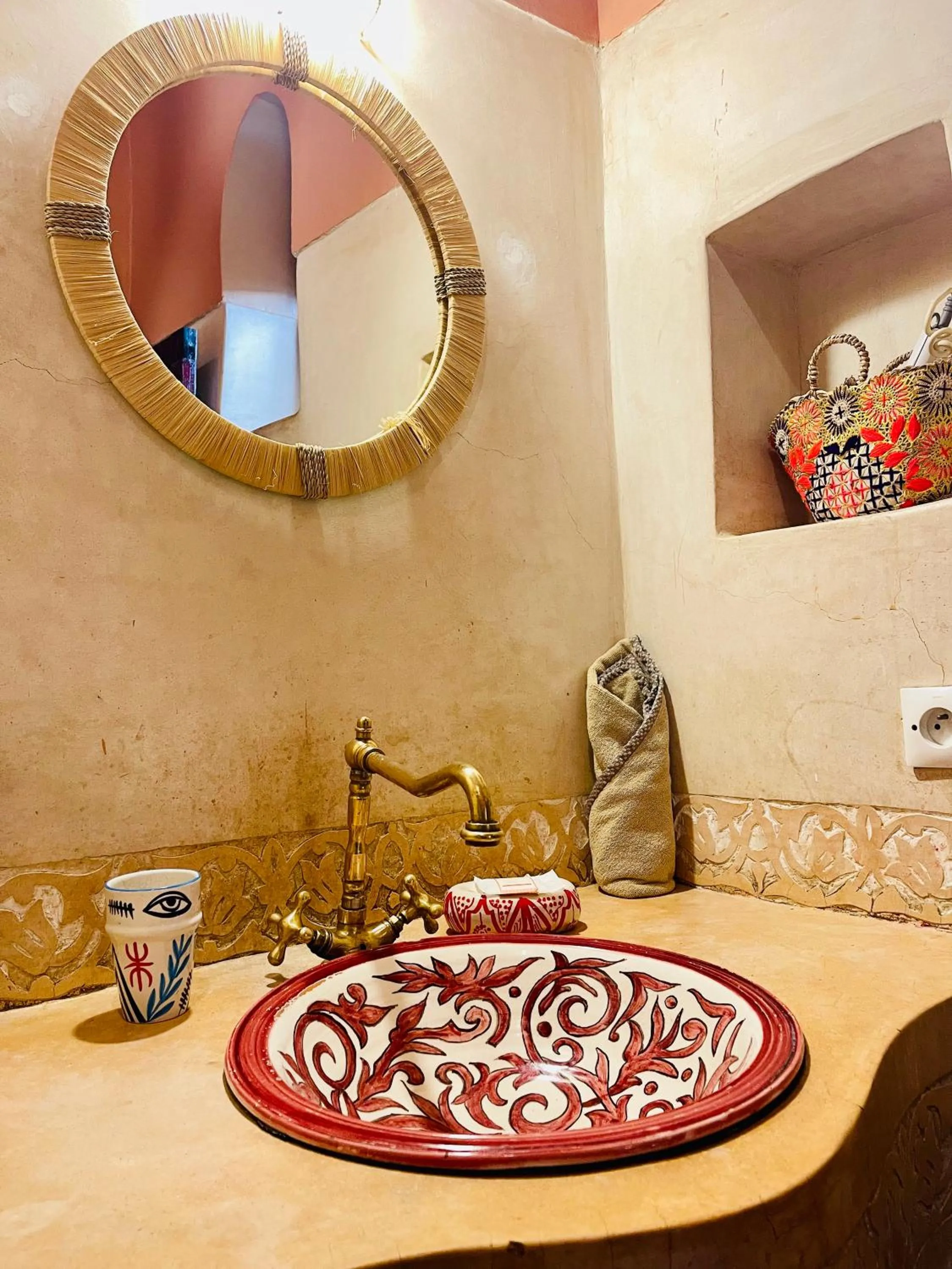 Bathroom in Riad La Porte Rouge By La Siredrah