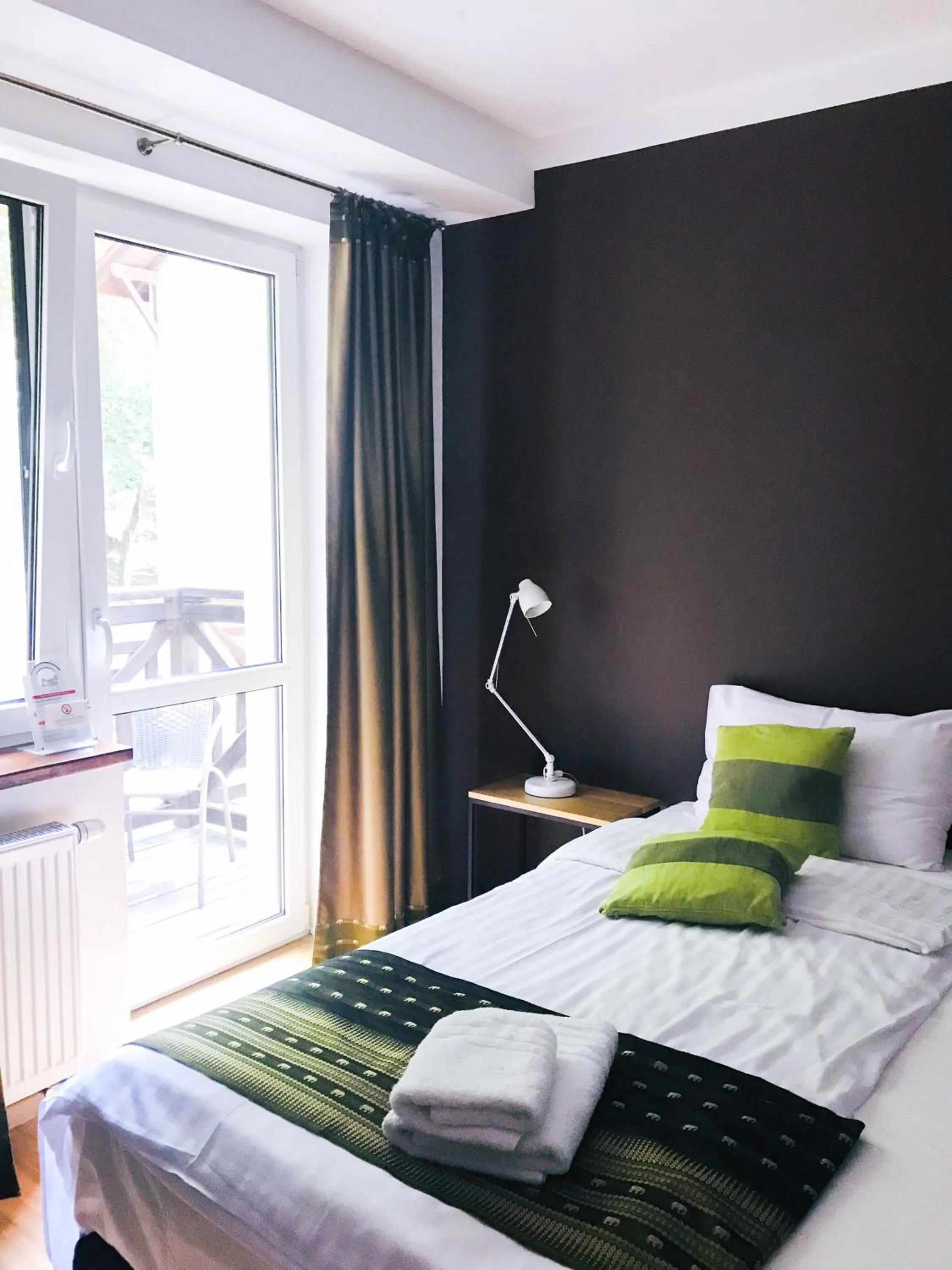 Bed in Przystanek Tleń