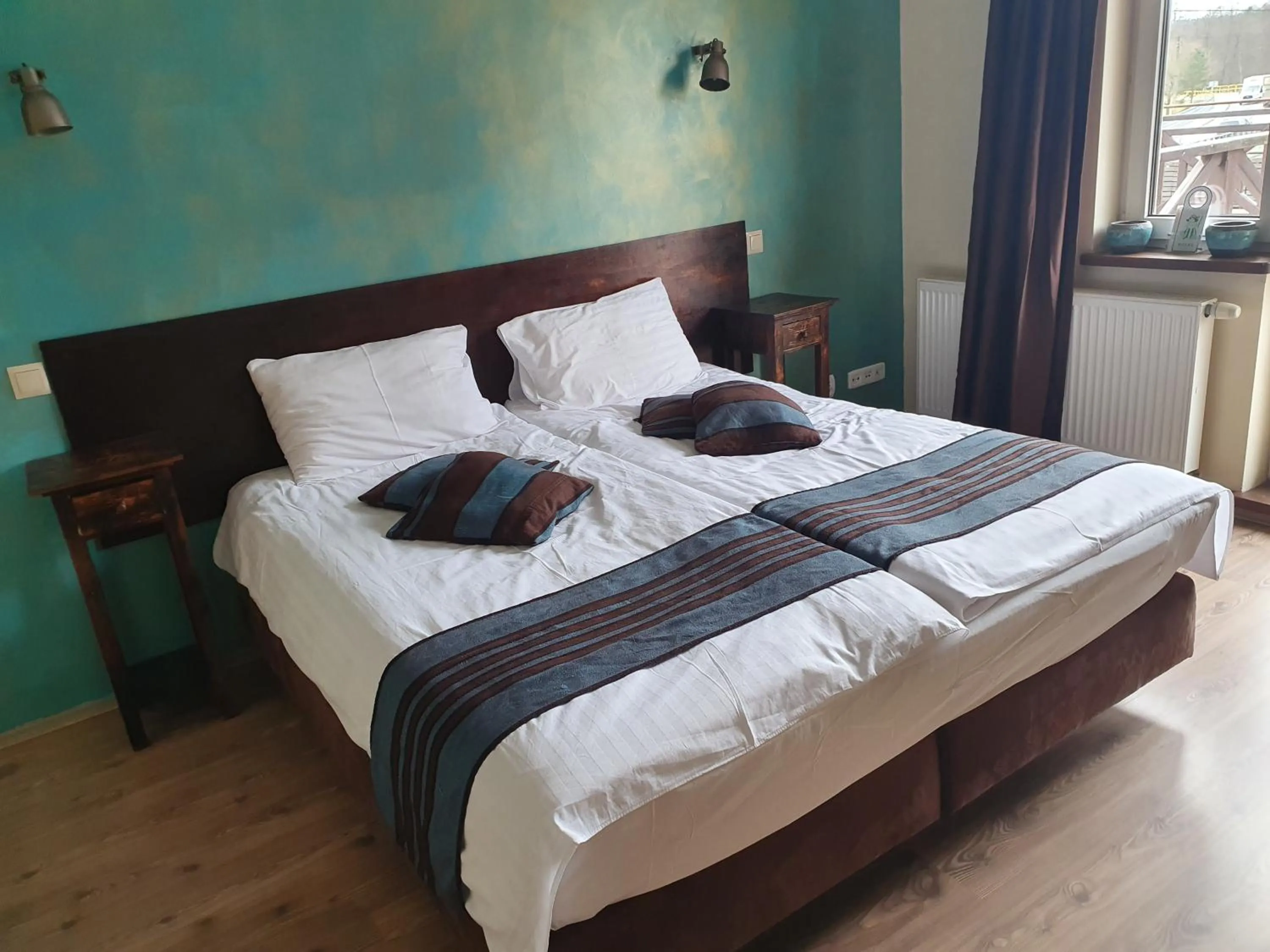 Bed in Przystanek Tleń