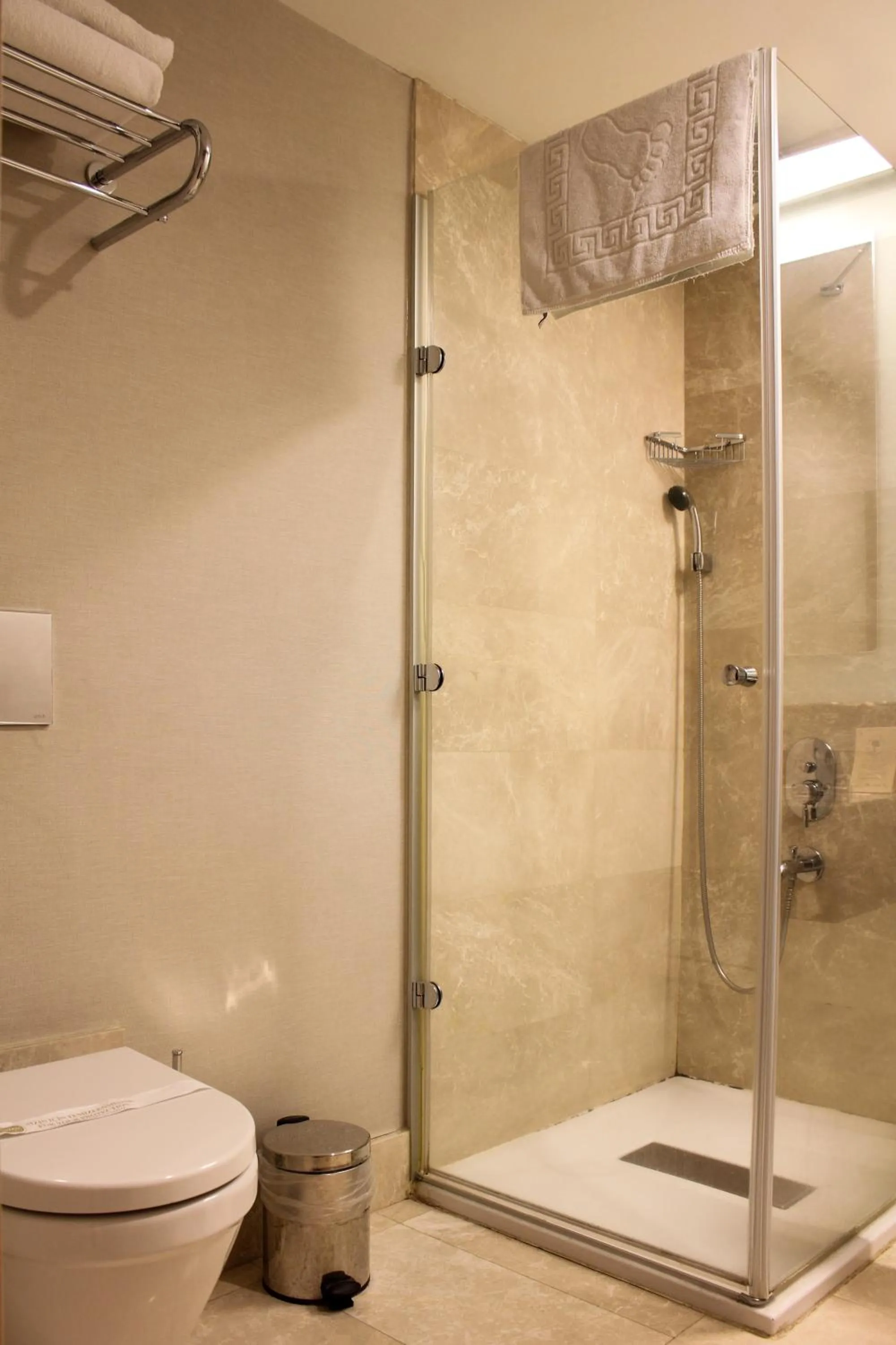 Shower in Eyuboglu Hotel