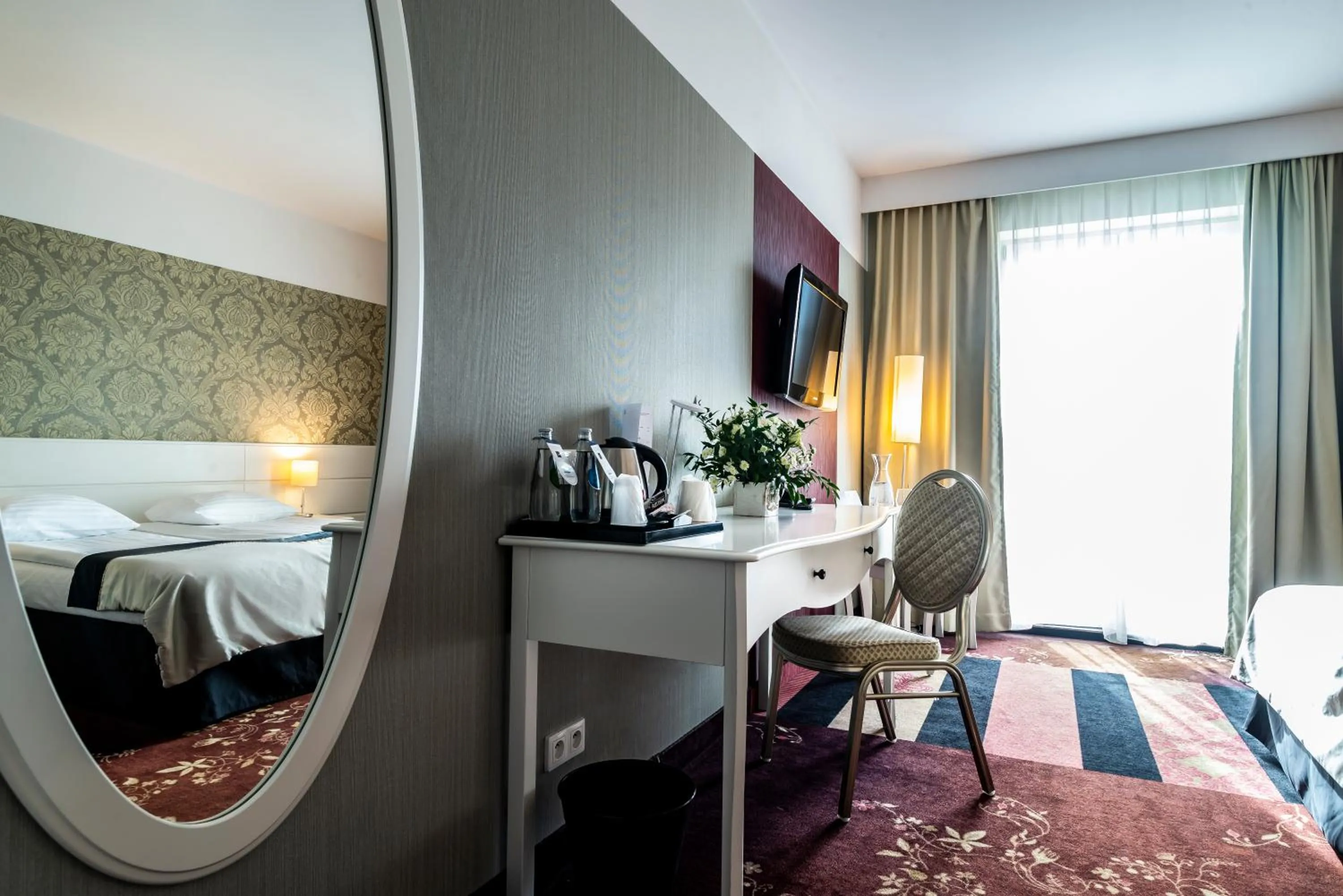 Photo of the whole room, Bed in Hotel Lamberton