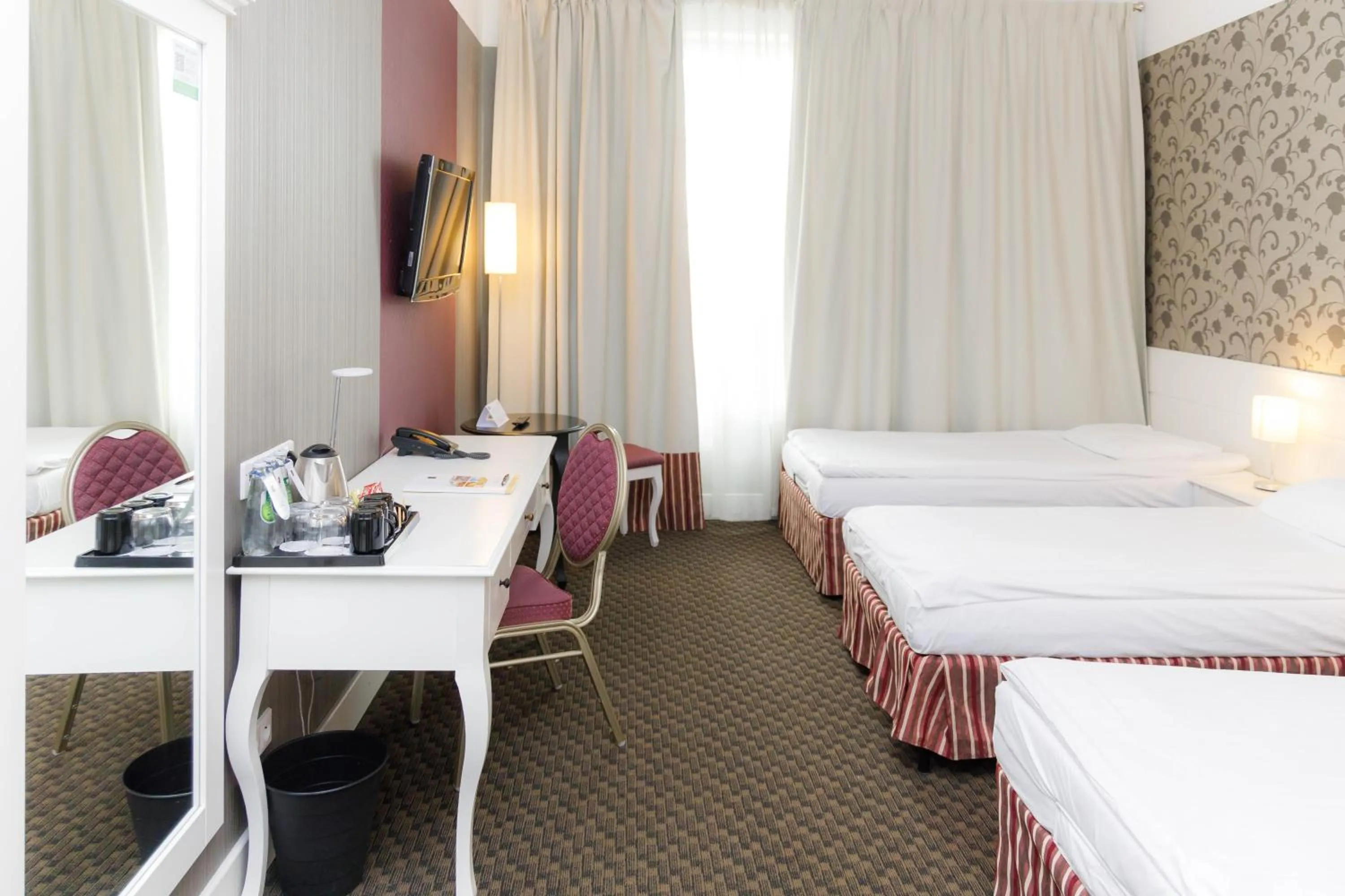 Bed in Hotel Lamberton